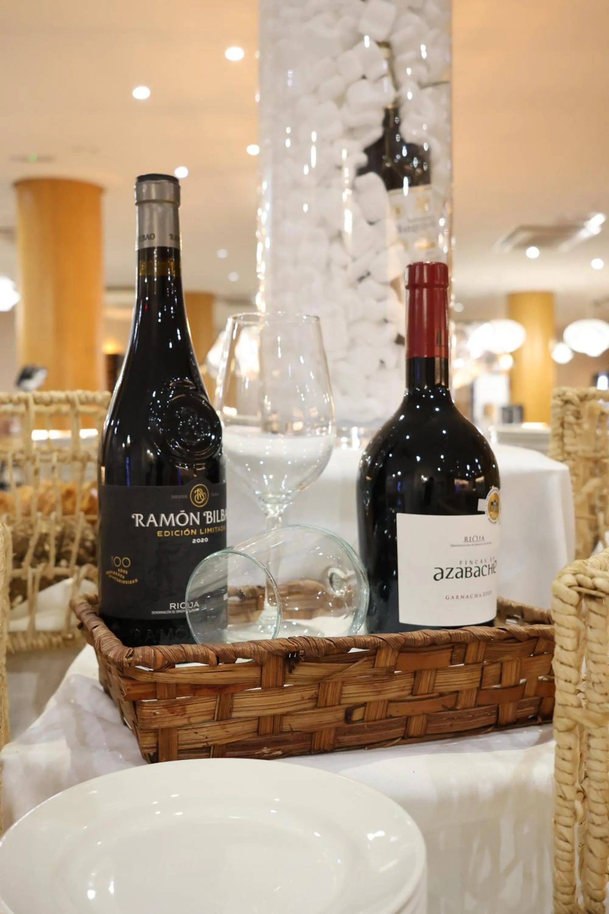 Restaurant/places to eat in Port Eugeni