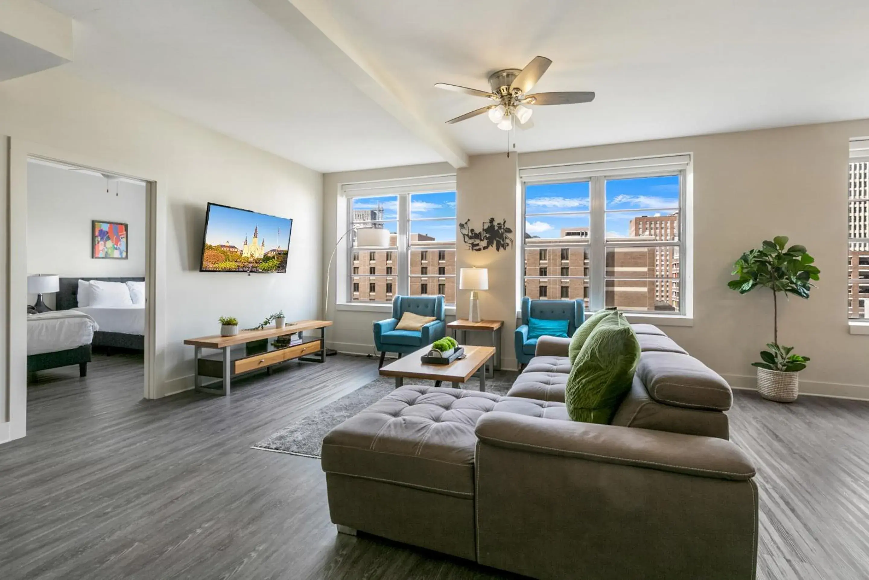 Spacious 4BR Luxury Condo Steps to French Quarter Spacious 4BR Luxury Condo Steps to French Quarter