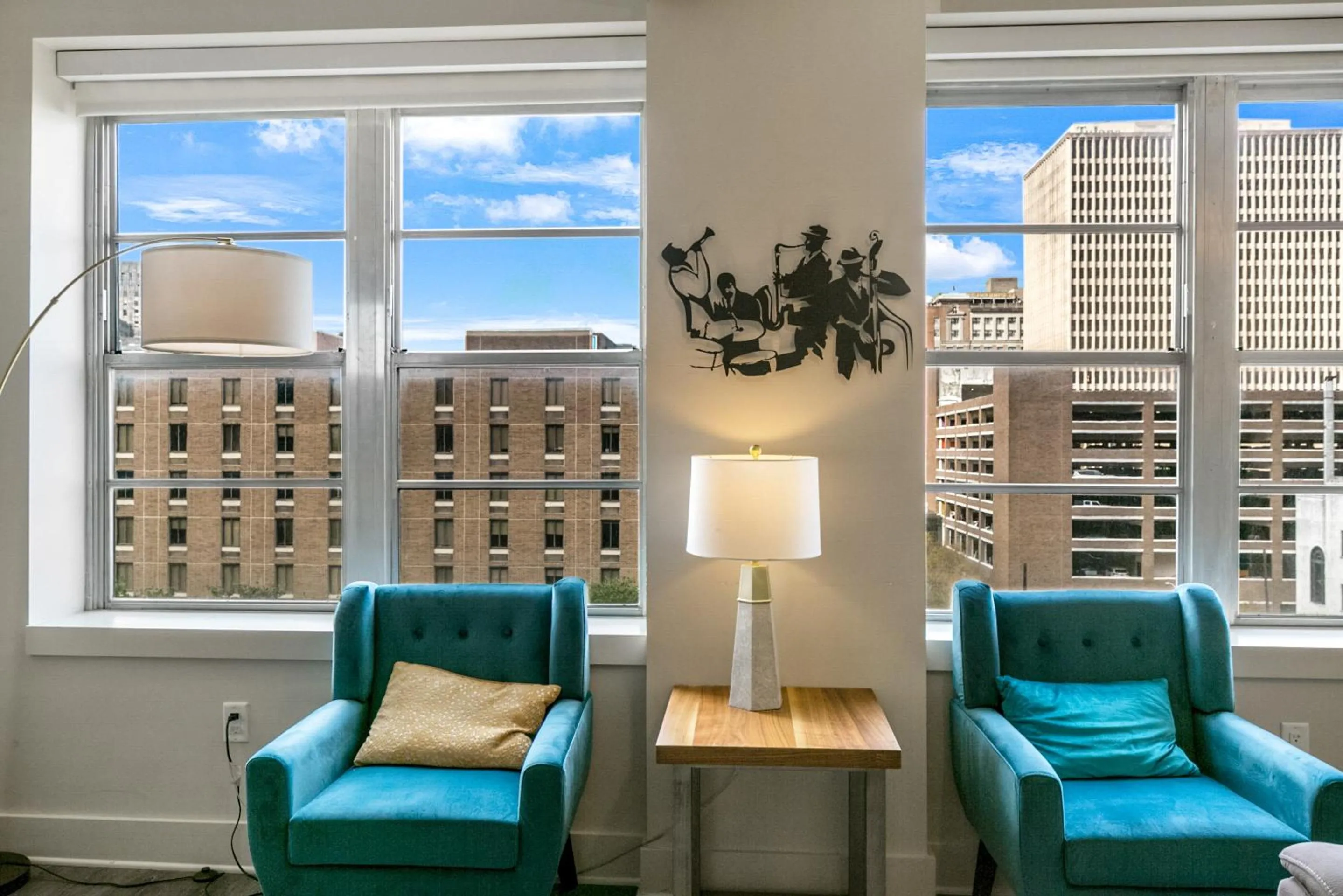 Living room in Spacious 4BR Luxury Condo Steps to French Quarter