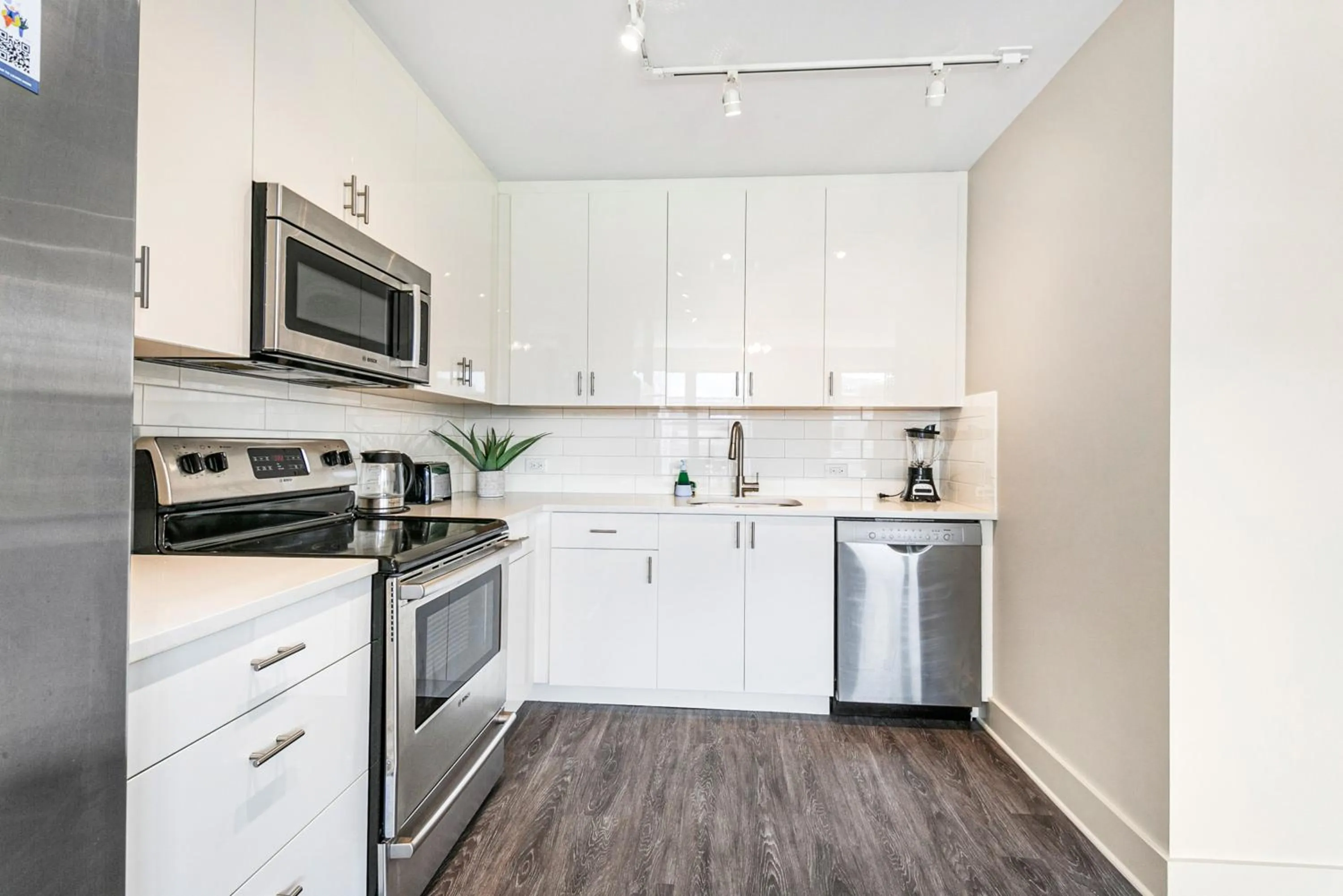 Kitchen or kitchenette in Spacious 4BR Luxury Condo Steps to French Quarter