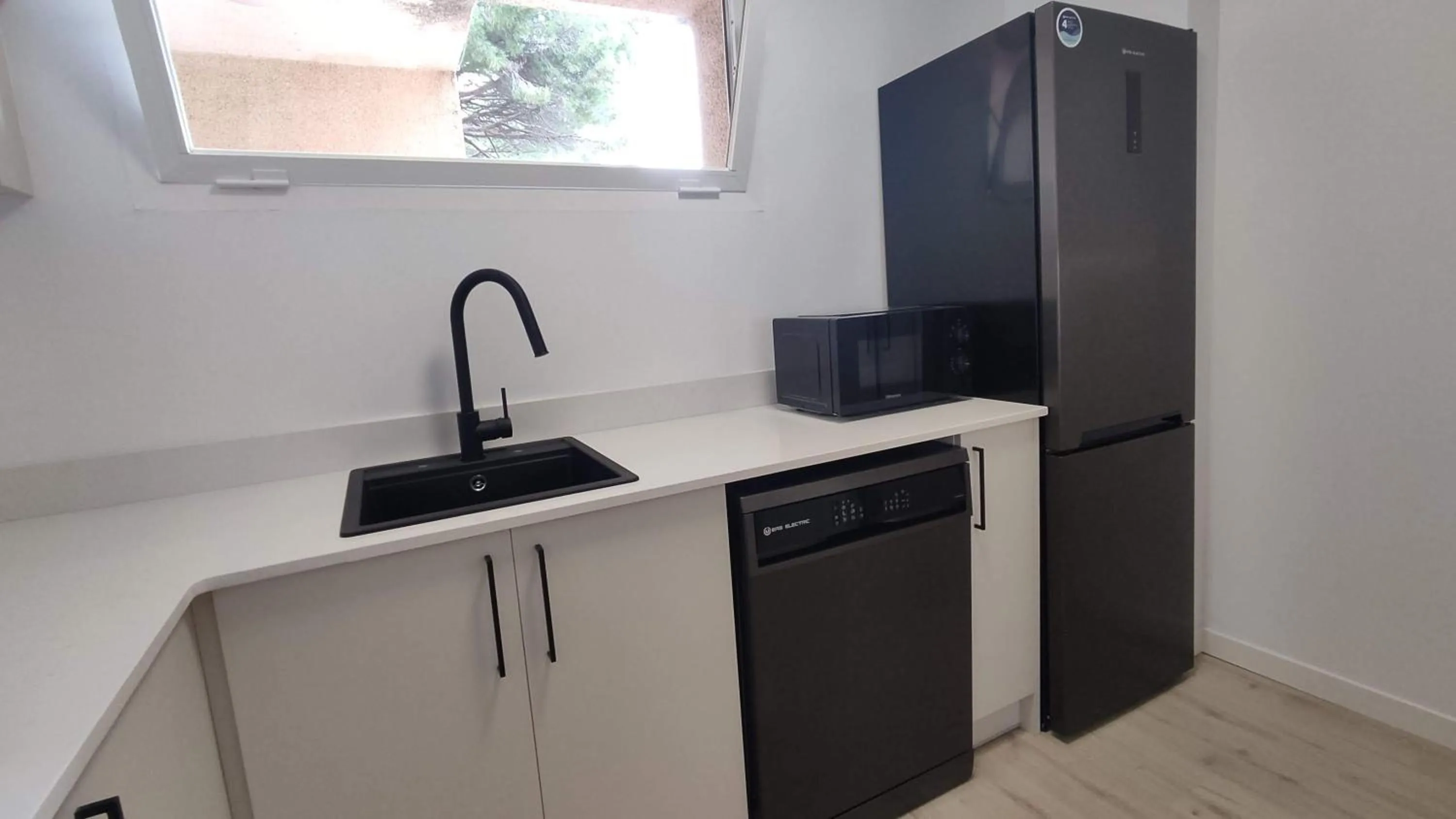Kitchen or kitchenette in Apartamento 4 Pax a 300m Playa con acceso a piscina MP 2H