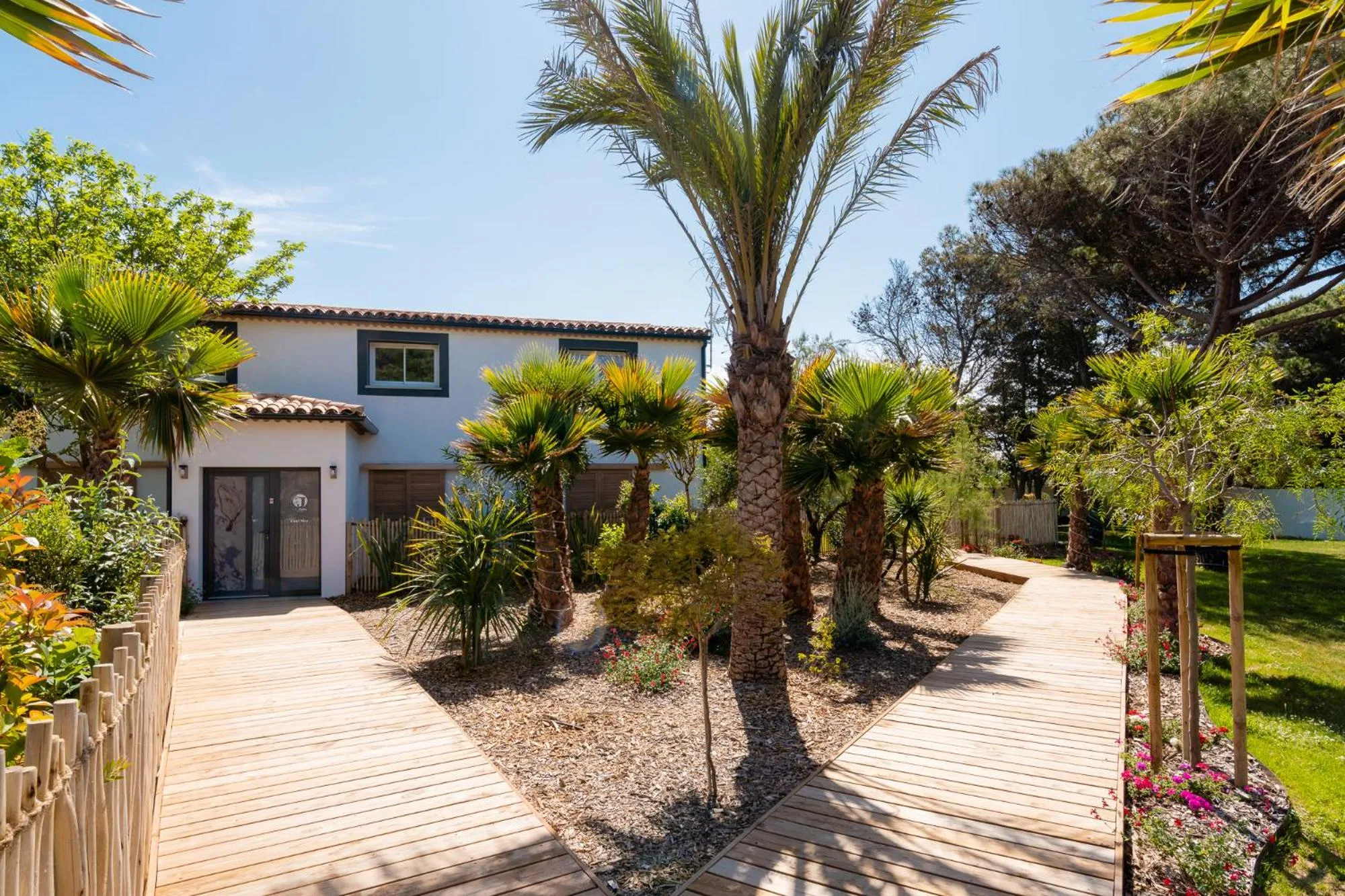 Property building in Mas Julia