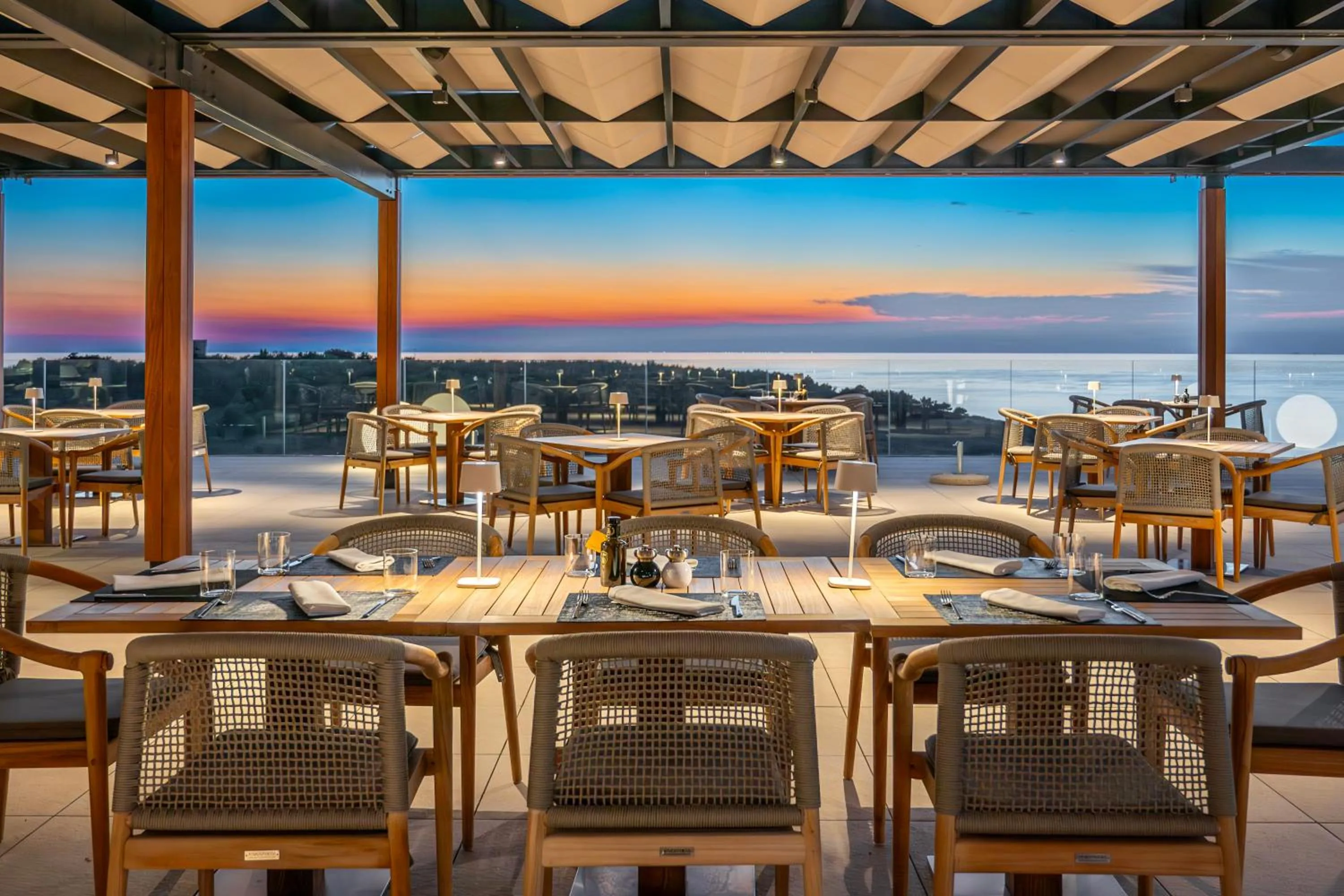 Restaurant/places to eat in Petram Resort & Residences