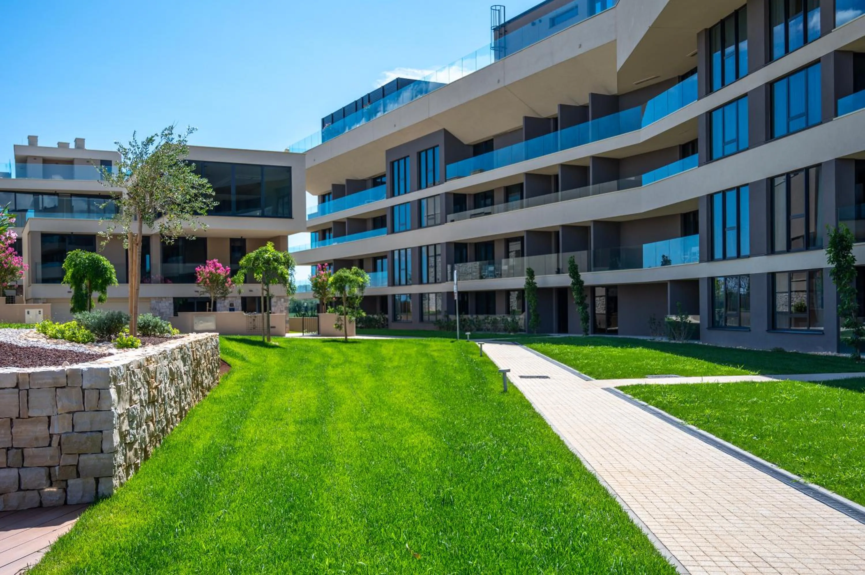 Area and facilities in Petram Resort & Residences