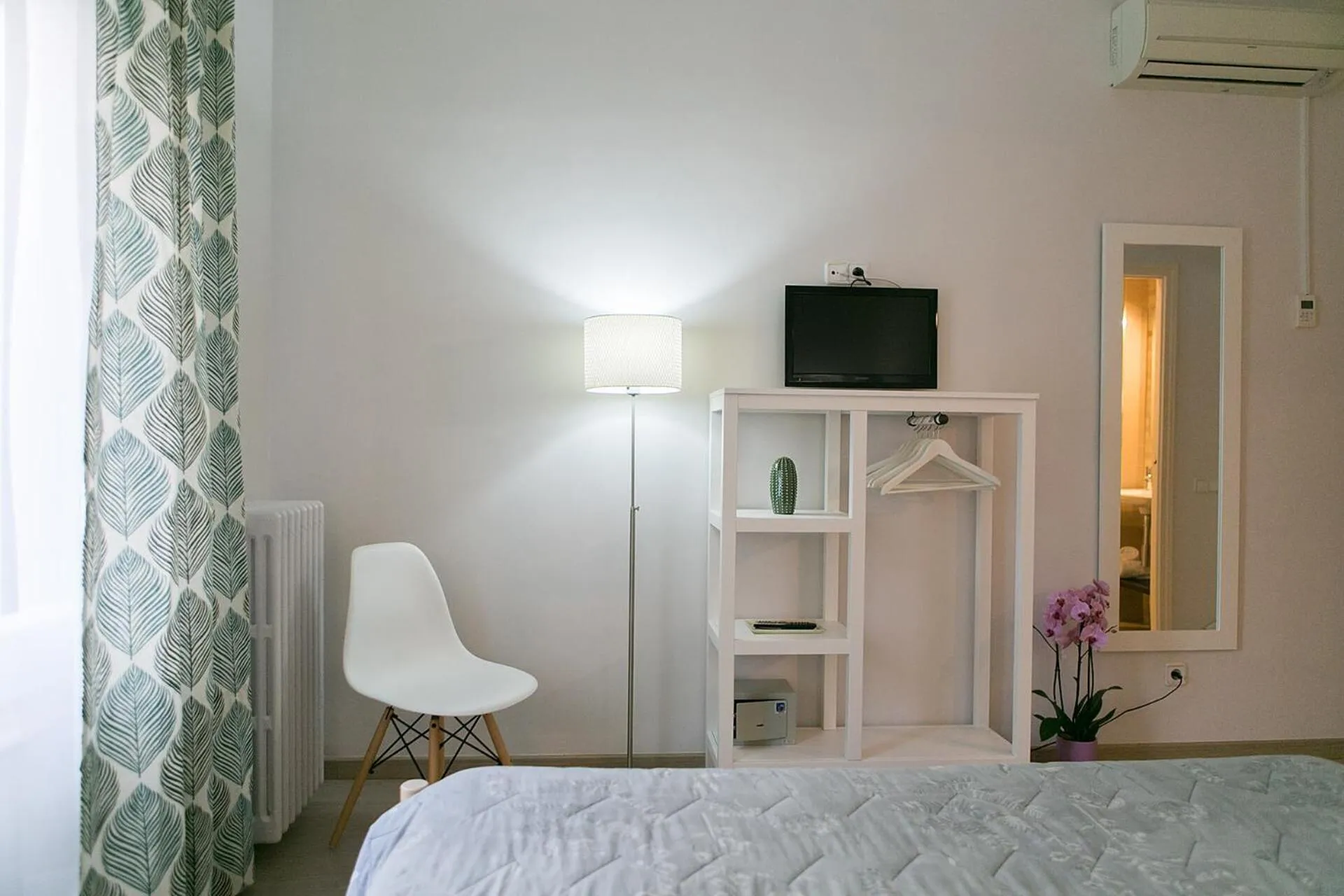 Photo of the whole room, Bed in Blanc Guest House