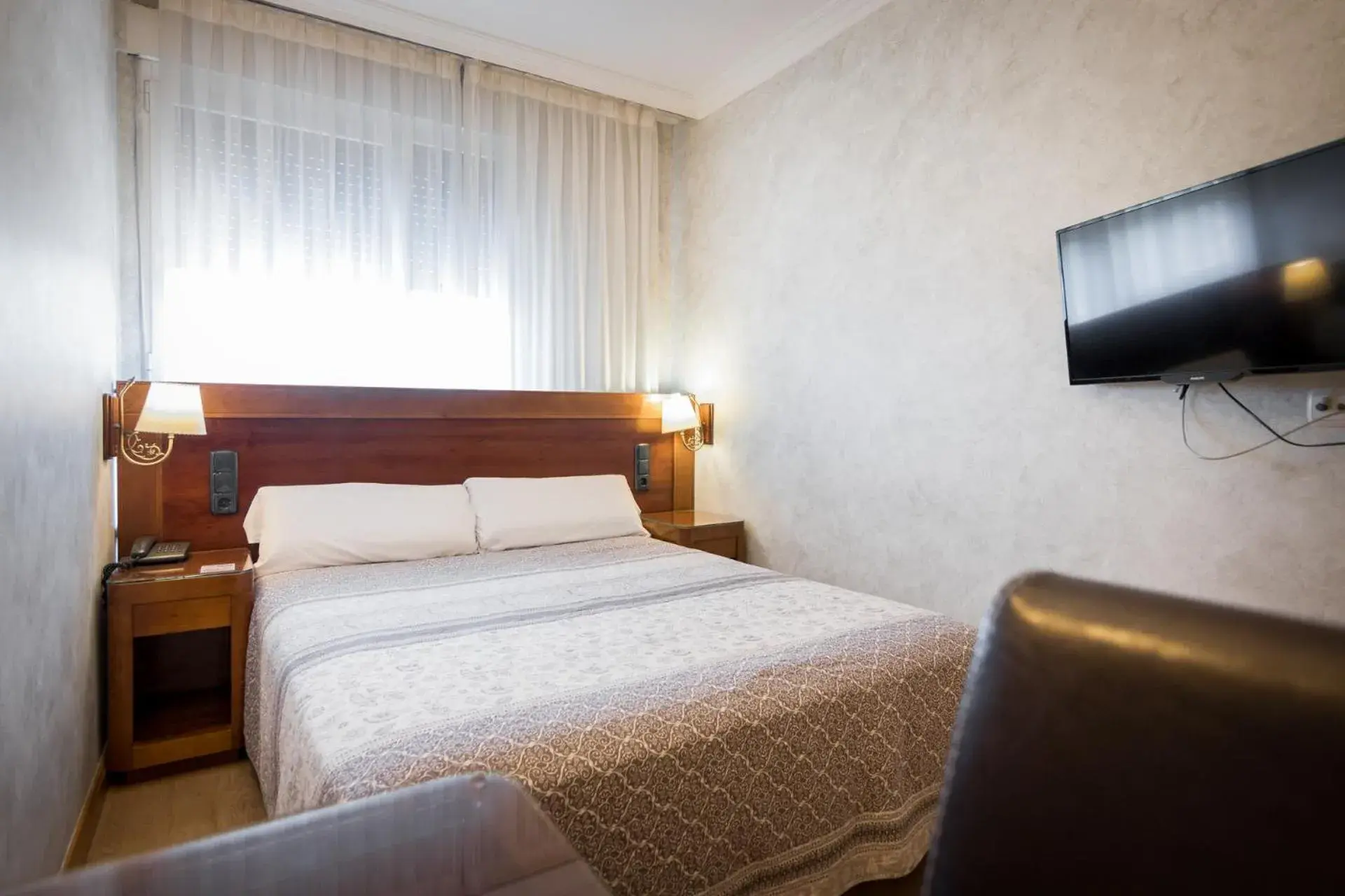 Small Double Room in Abadía Burgos Camino Santiago Small Double Room in Abadía Burgos Camino Santiago