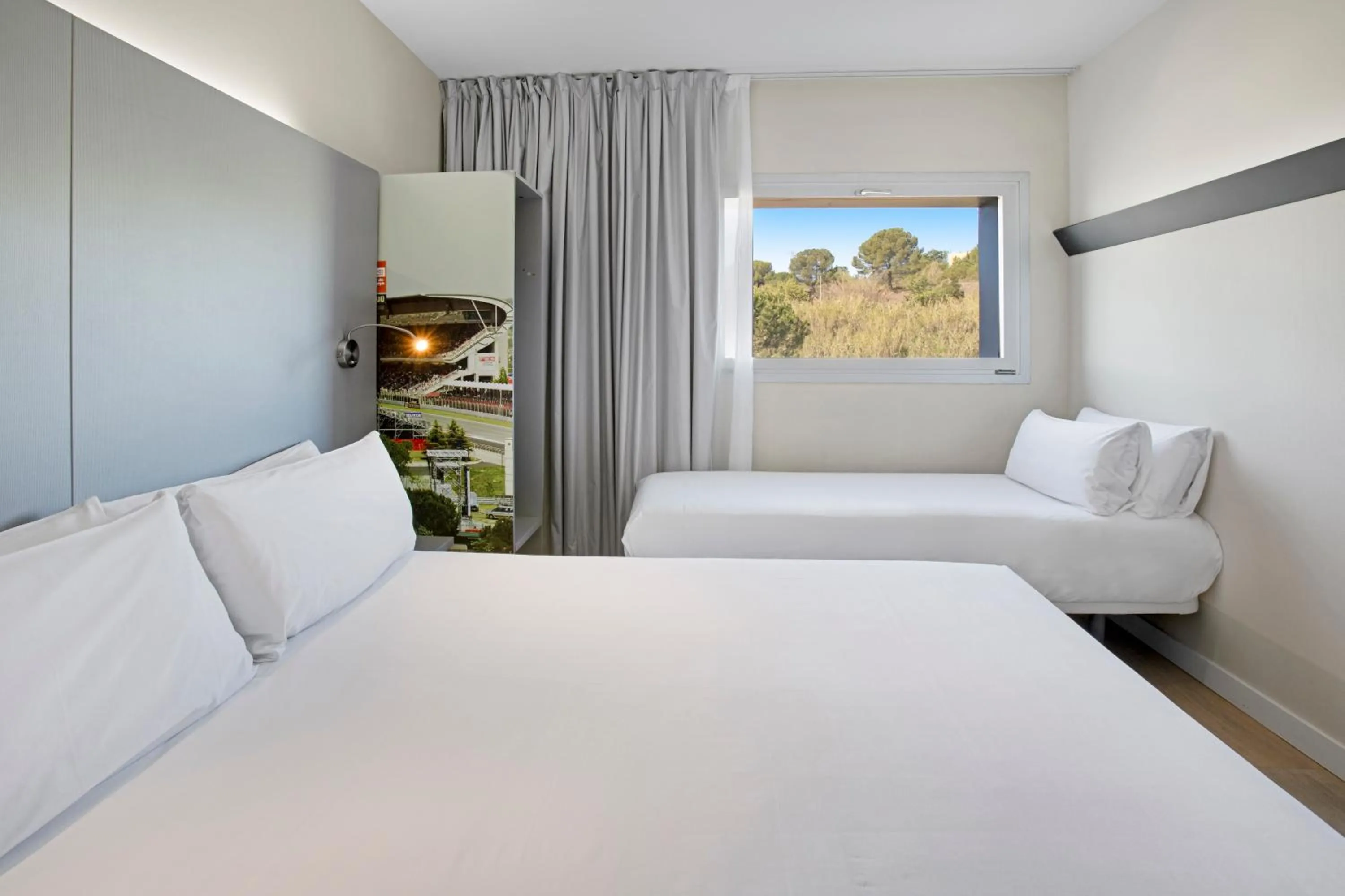 Bed in B&B HOTEL Figueres