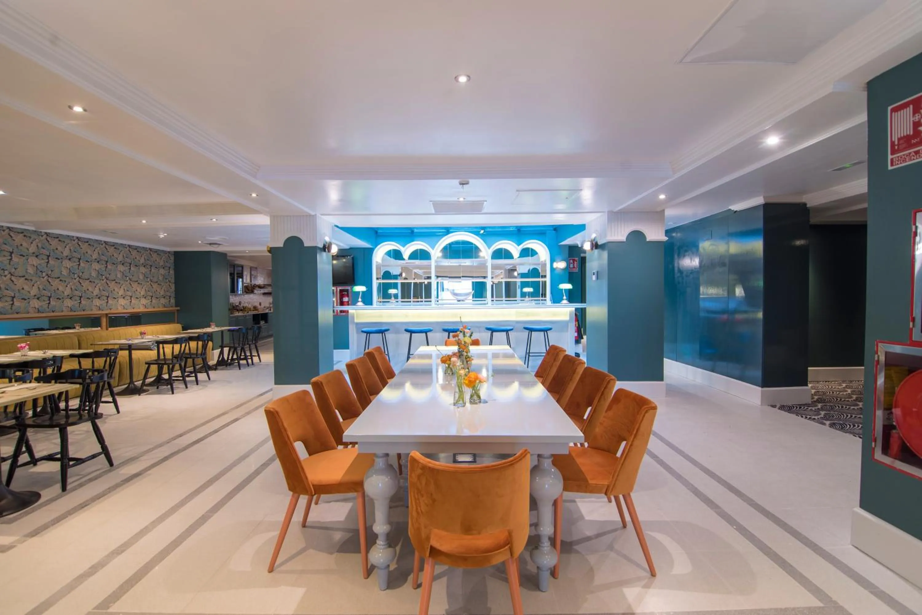 Restaurant/places to eat in Petit Palace Puerta de Triana