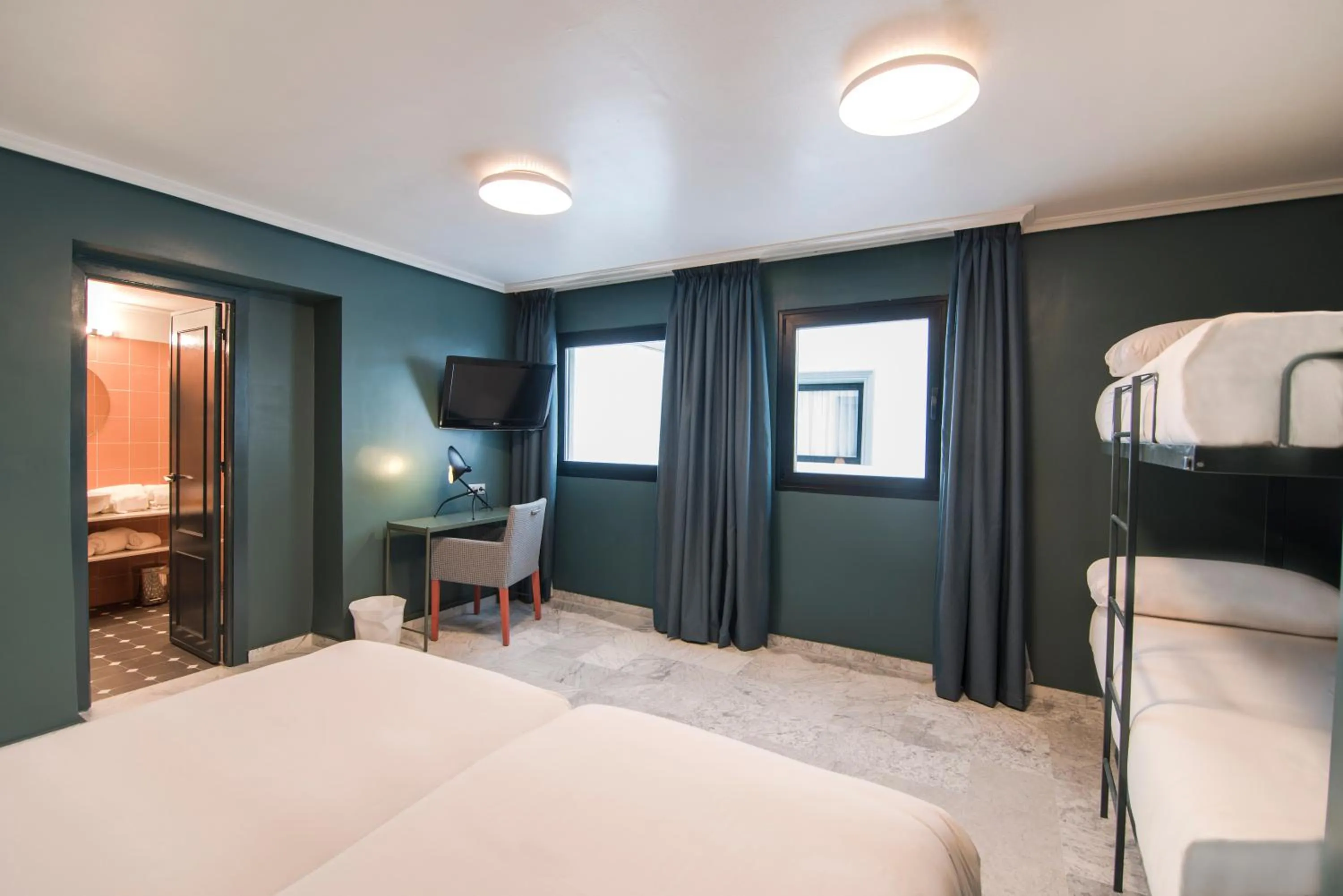 Bedroom, Bed in Petit Palace Puerta de Triana