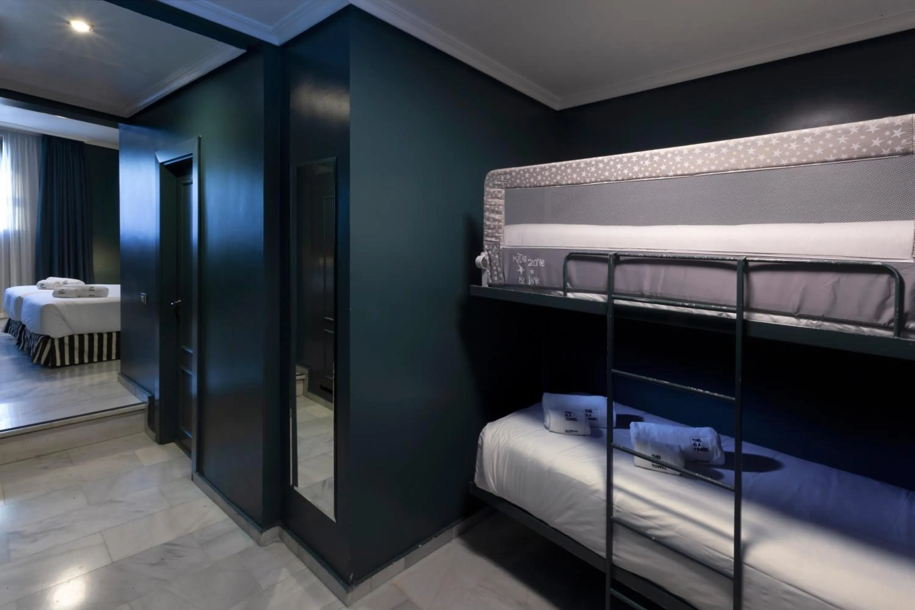 Bedroom, Bed in Petit Palace Puerta de Triana