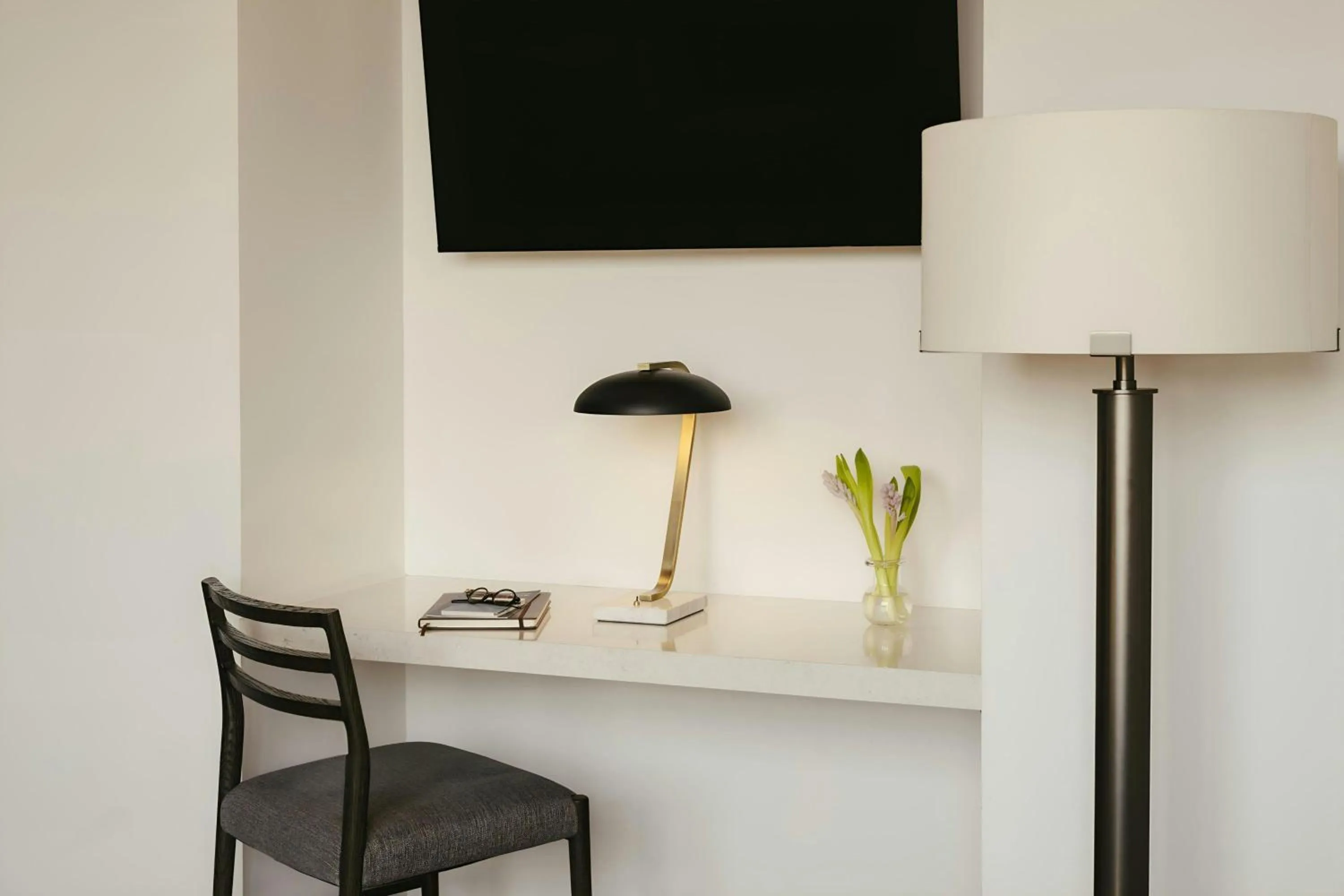 Living room in Sonder by Marriott Bonvoy Market Hall Apartments West Loop