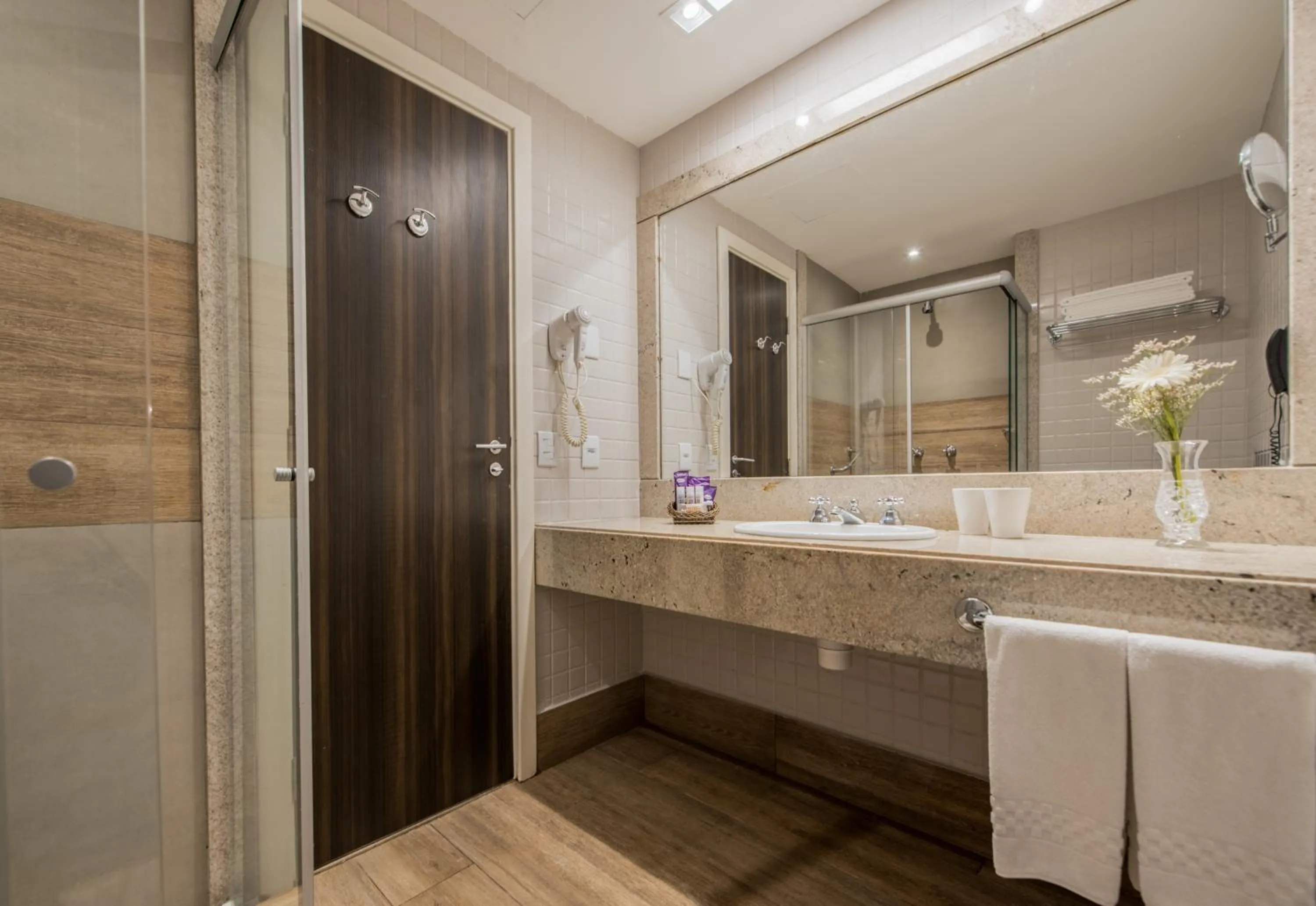 Shower in Wish Natal