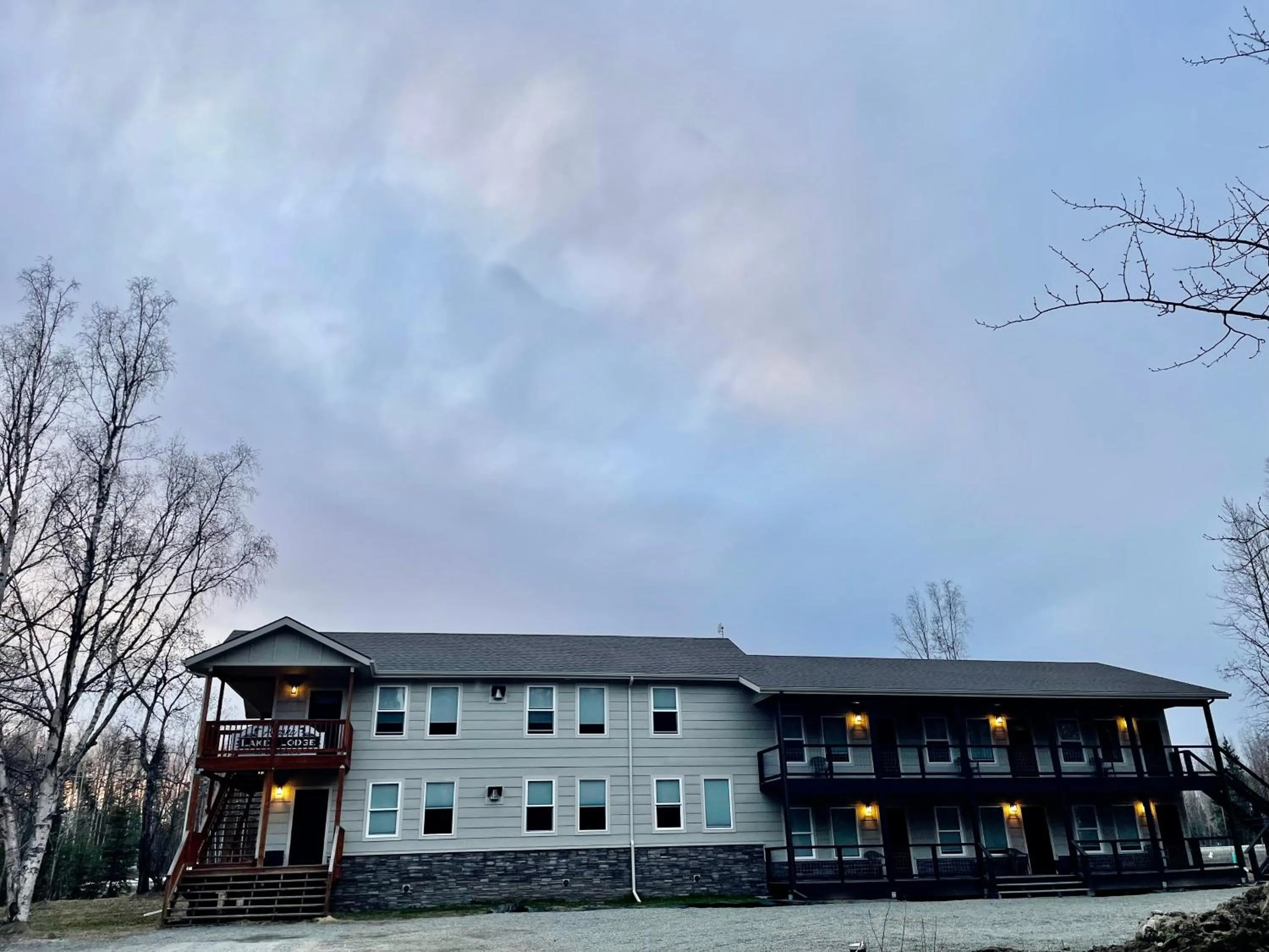 Alaska Lake + Lodge at Longmere