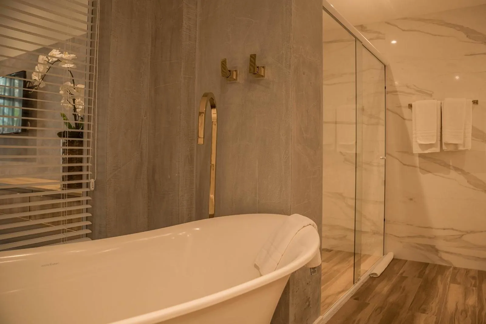 Bath in Blue Tree Premium São Luis