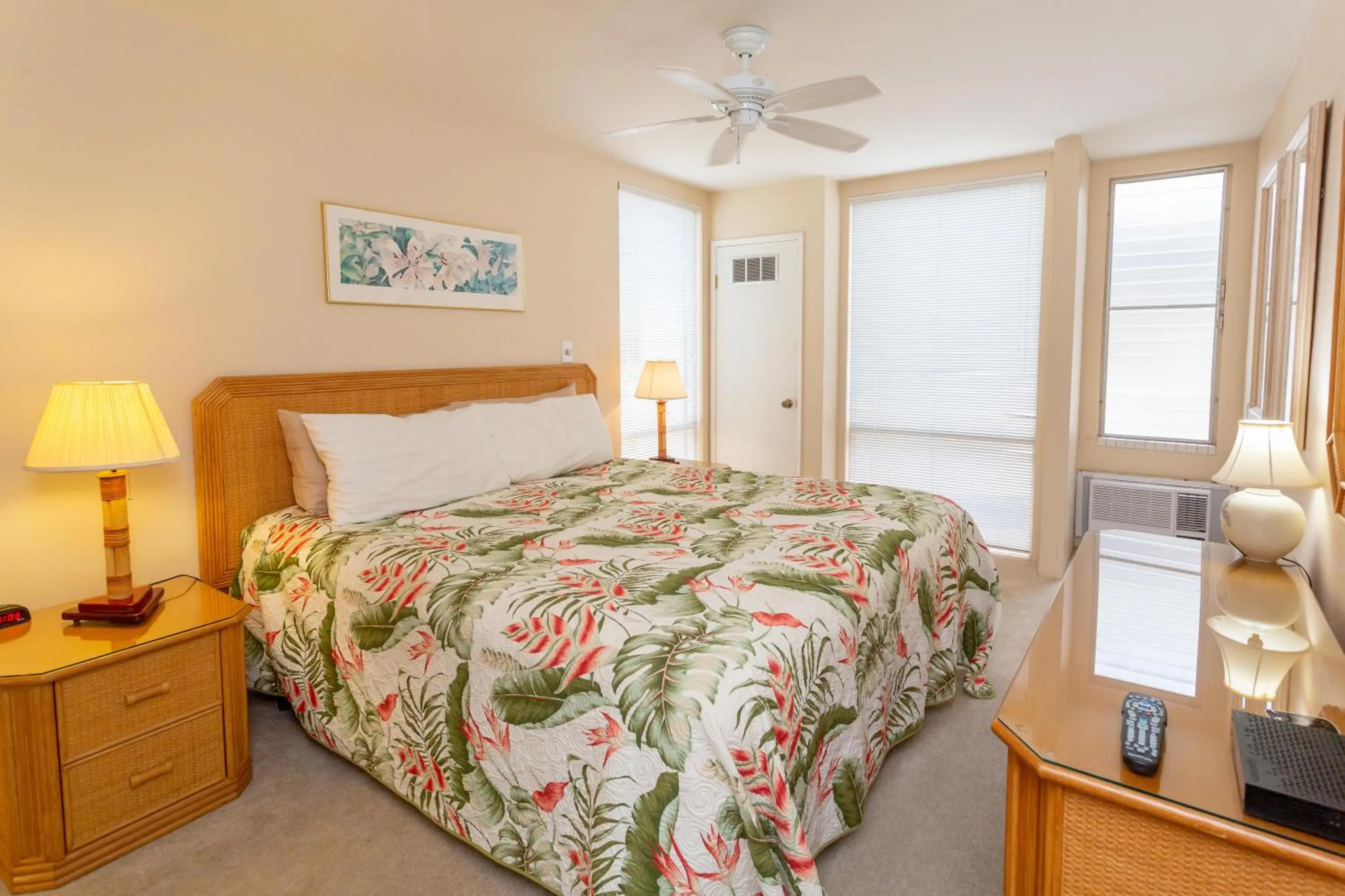 Bed in Hale Kamaole 213