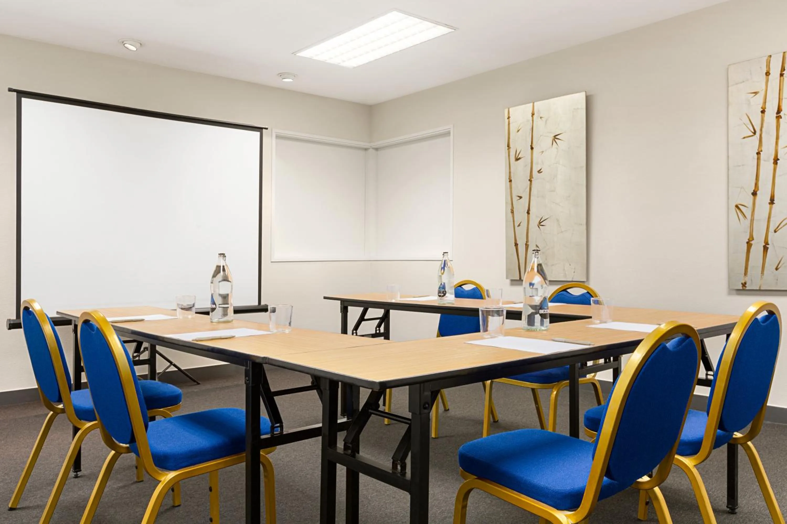 Meeting/conference room in Ramada by Wyndham Madrid Tres Cantos