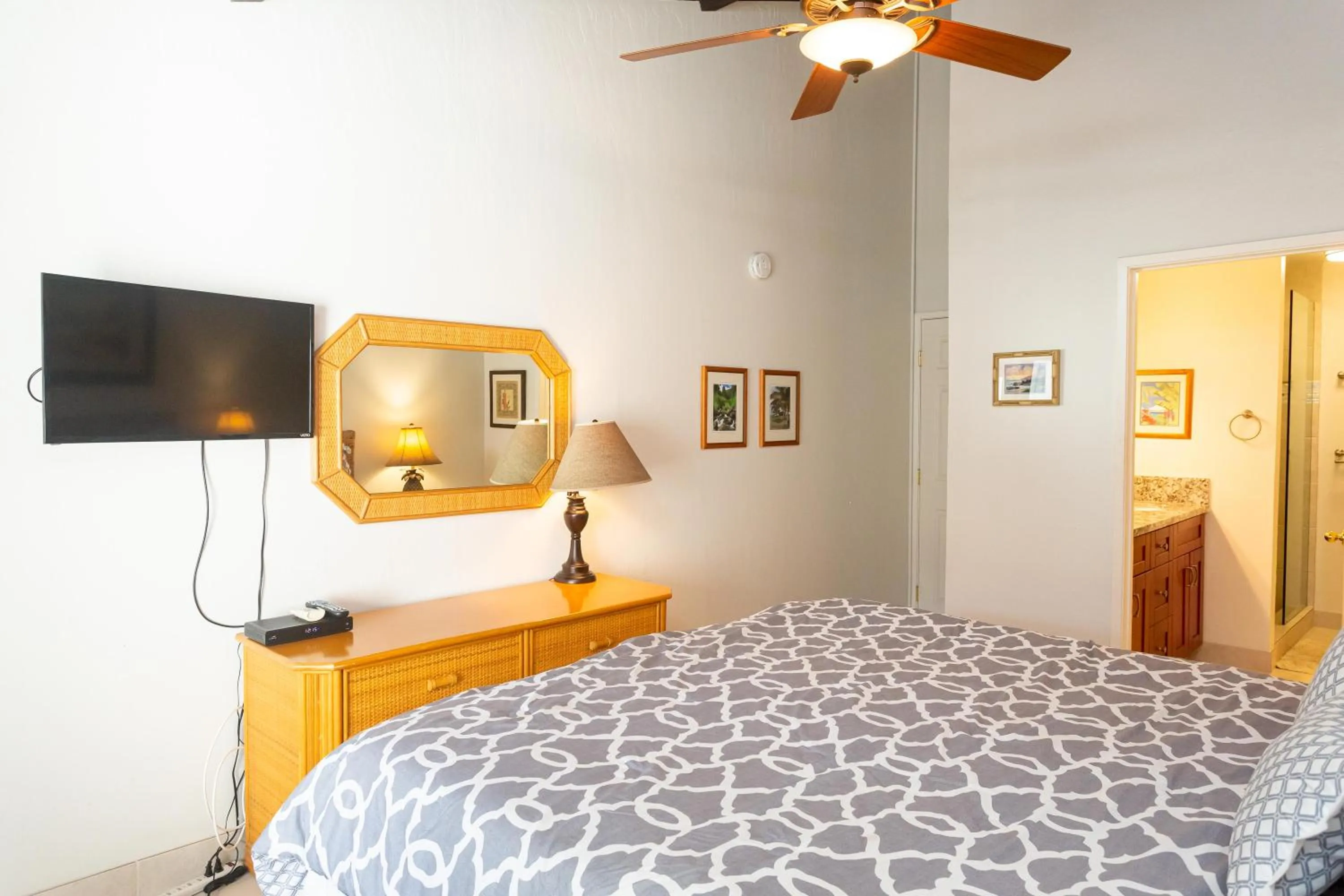 Bed in Hale Kamaole 266