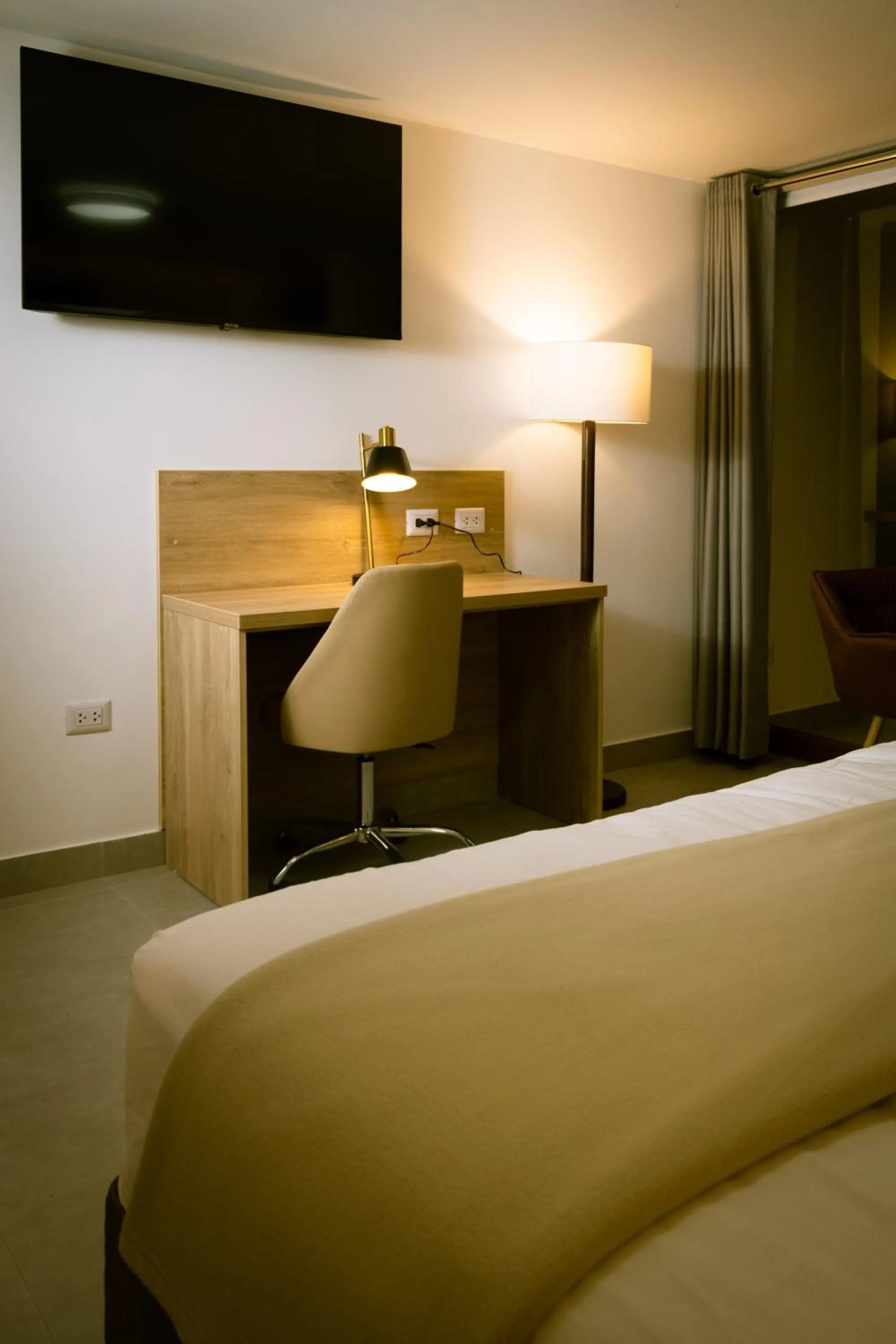 TV and multimedia, Bed in Baños del Inca Premium Hotel