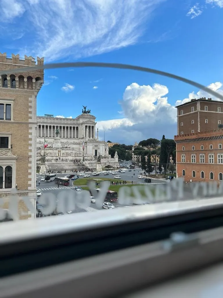 Landmark view in Piazza Venezia Luxury Suite