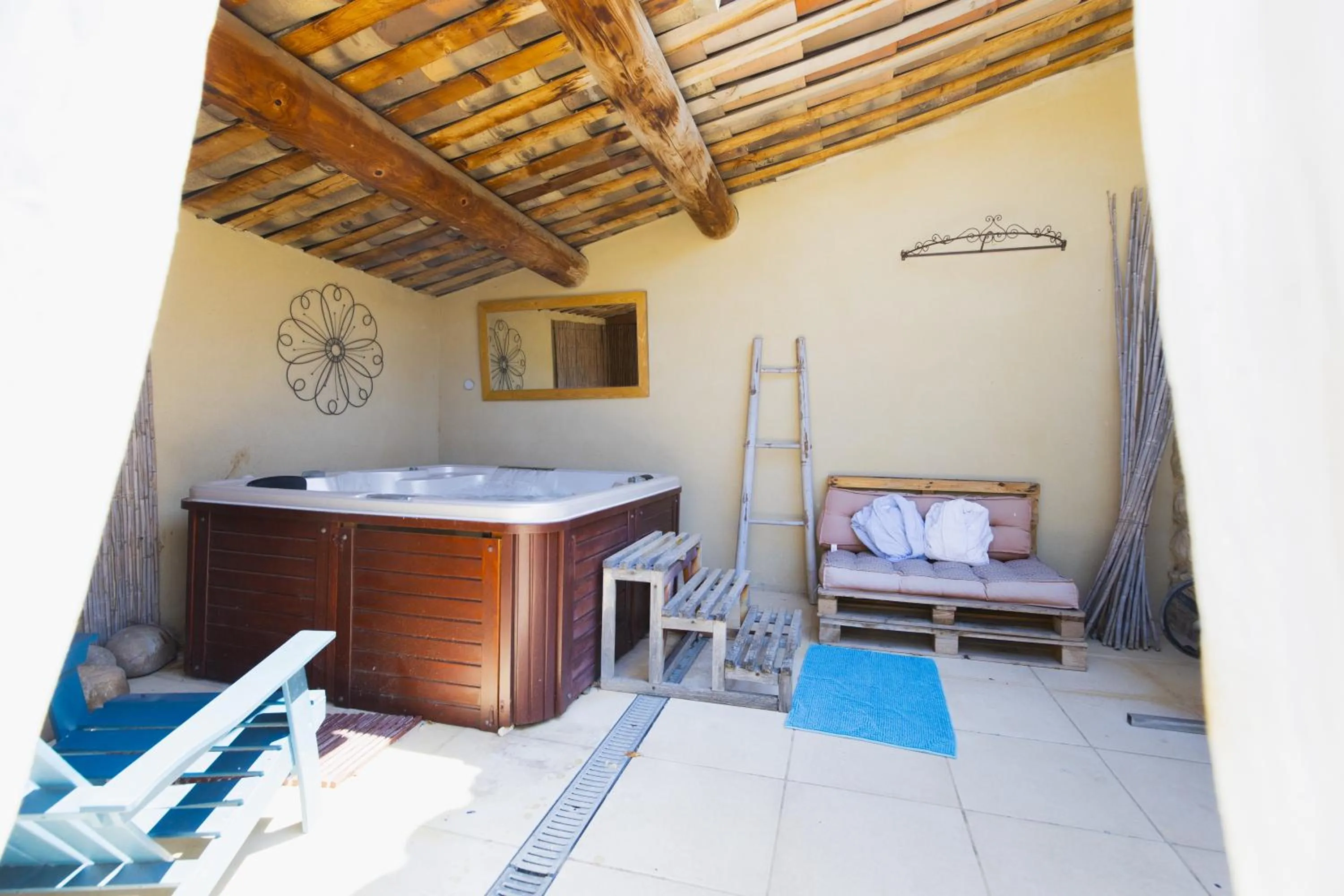 Hot Tub in Chambre d'hôtes - B&B - Fleur de coton chez Manon en Luberon