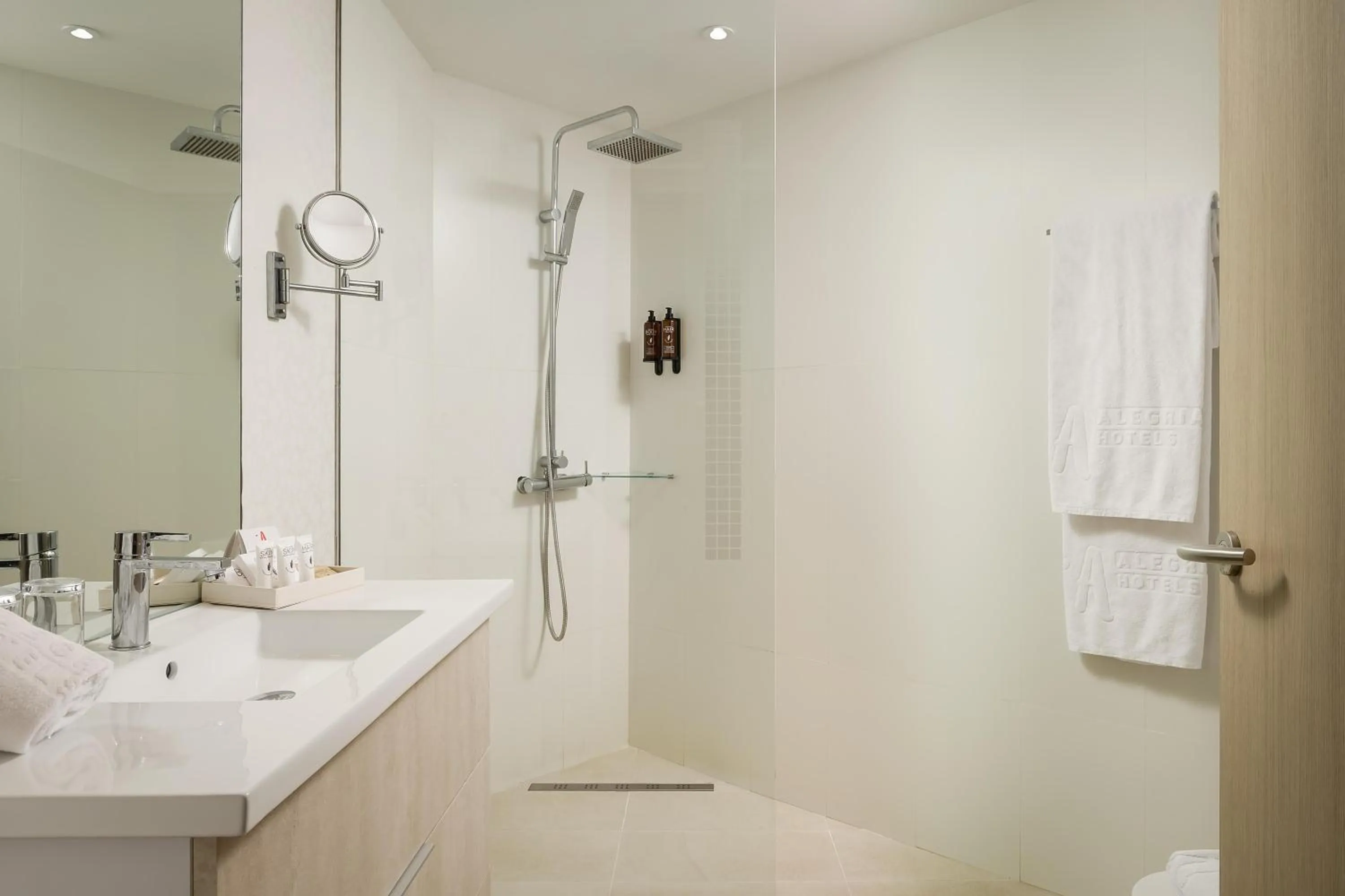 Bathroom in ALEGRIA Mar Mediterrania 4 Sup Adults Only