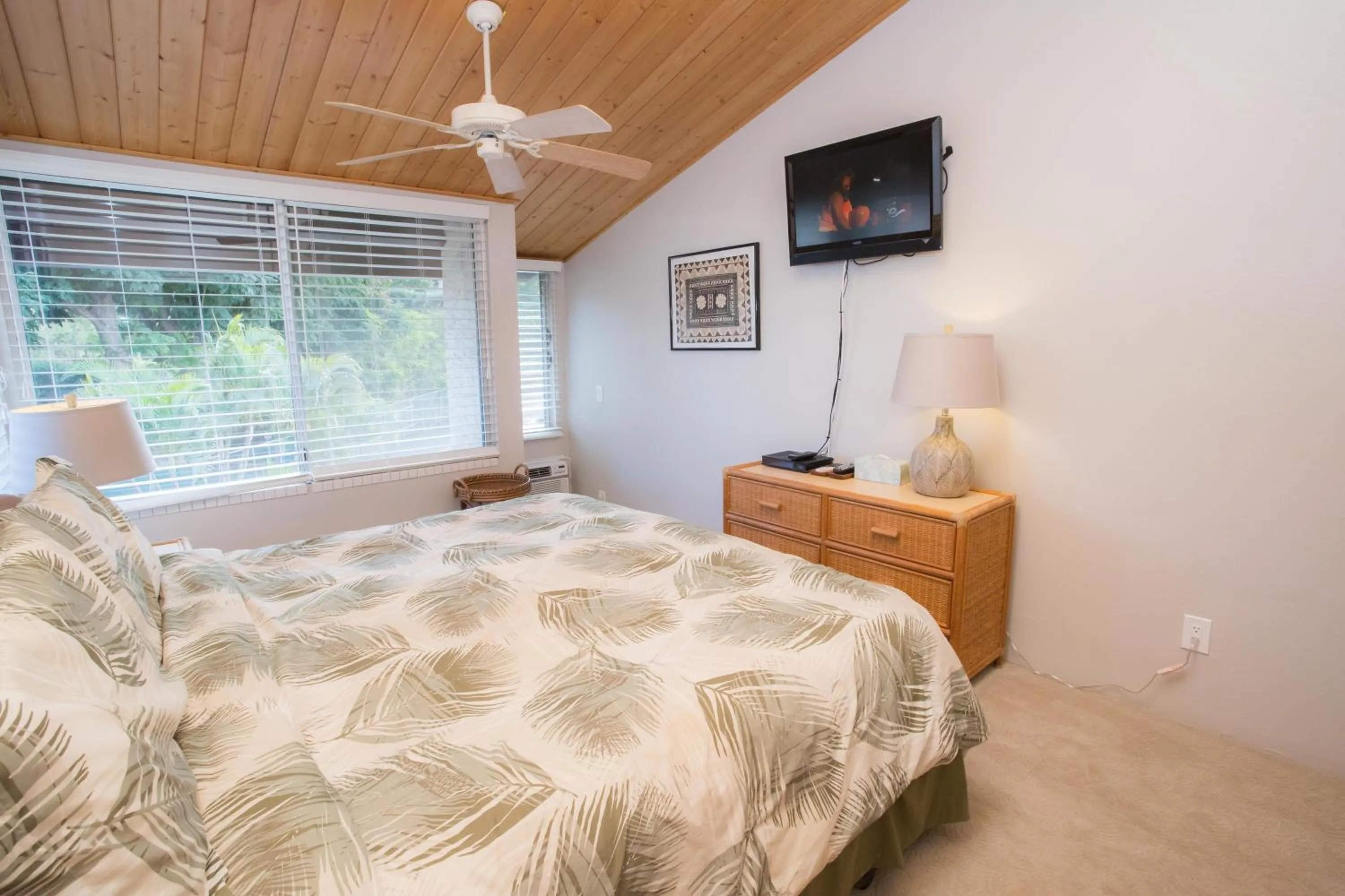 Bed in Hale Kamaole 245