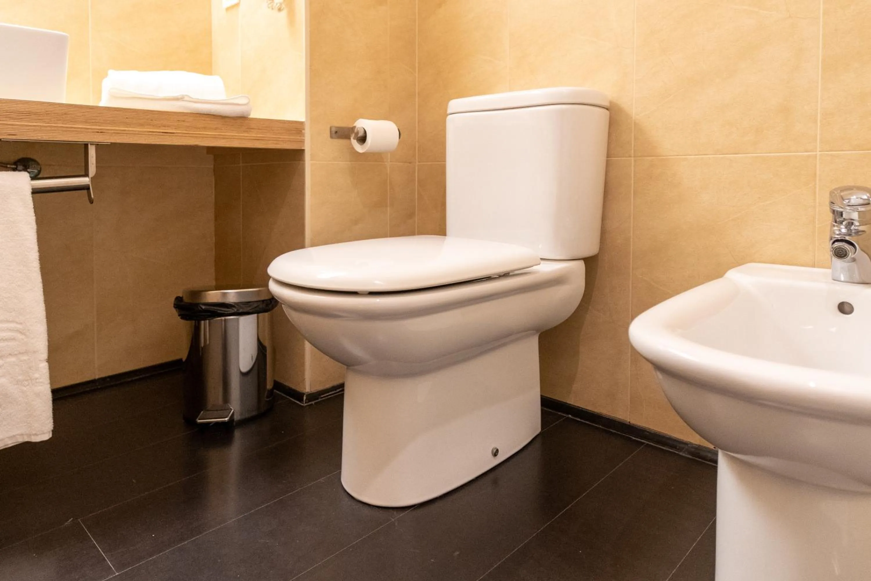 Bathroom in ETH Rioja