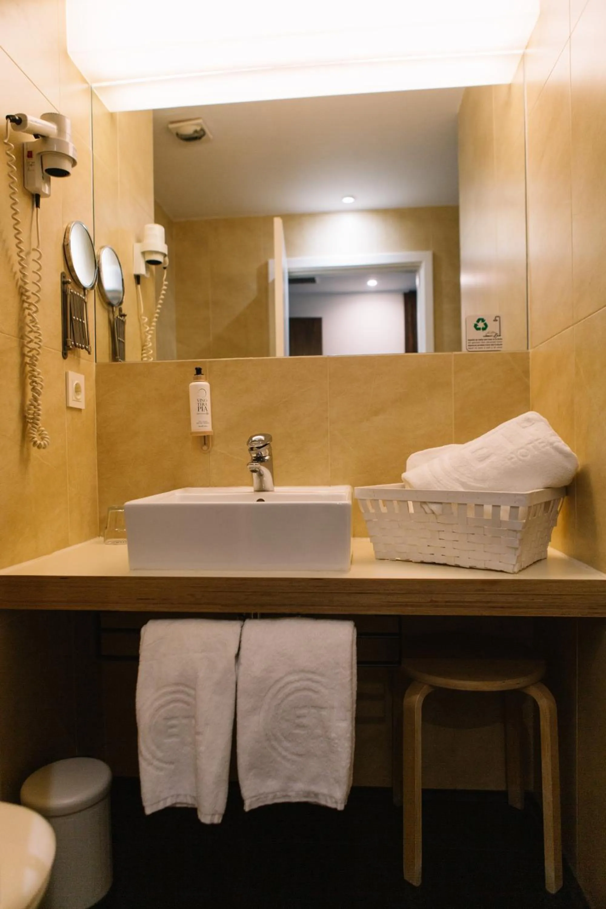 Bathroom in ETH Rioja