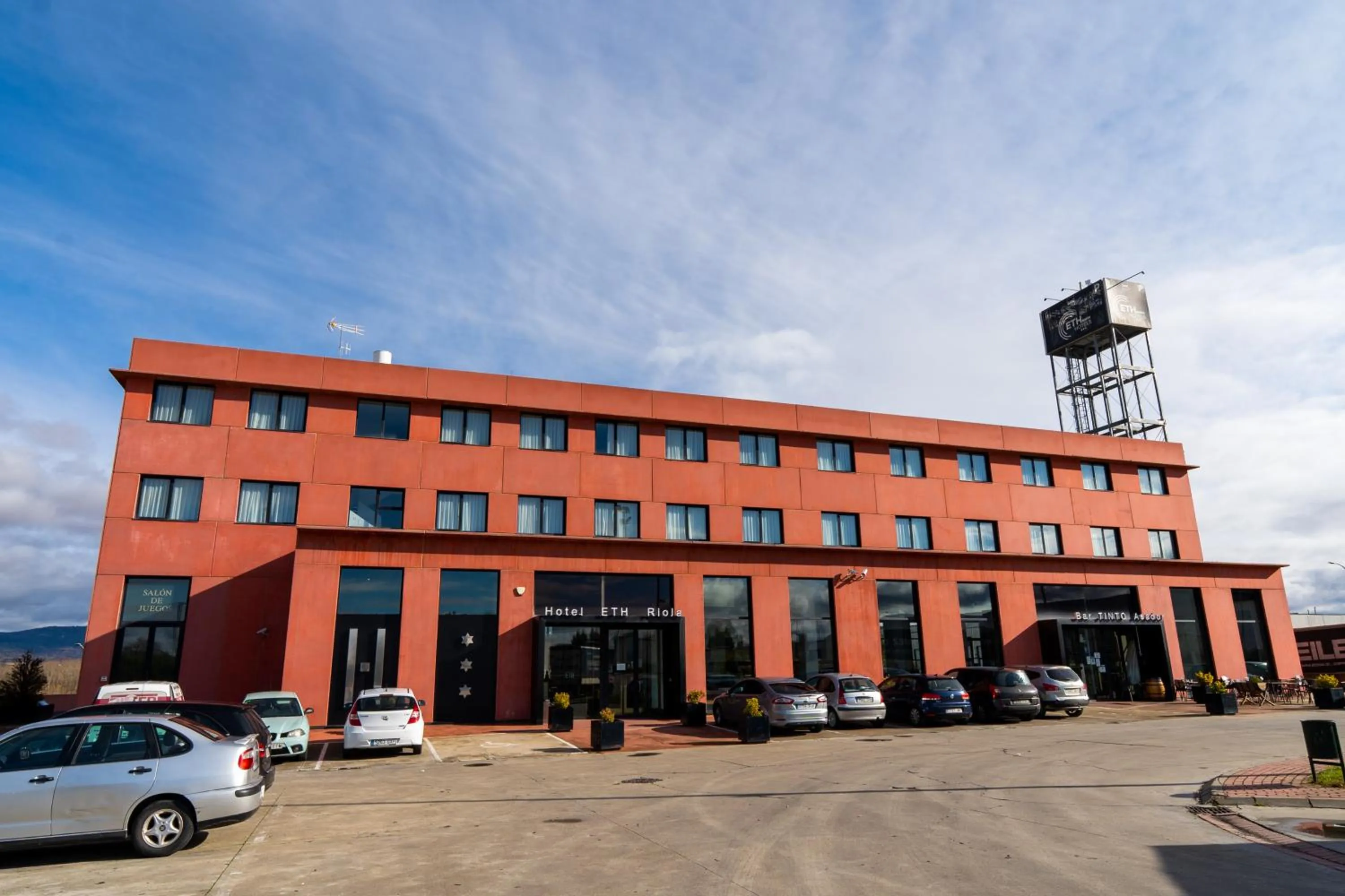 Facade/entrance in ETH Rioja