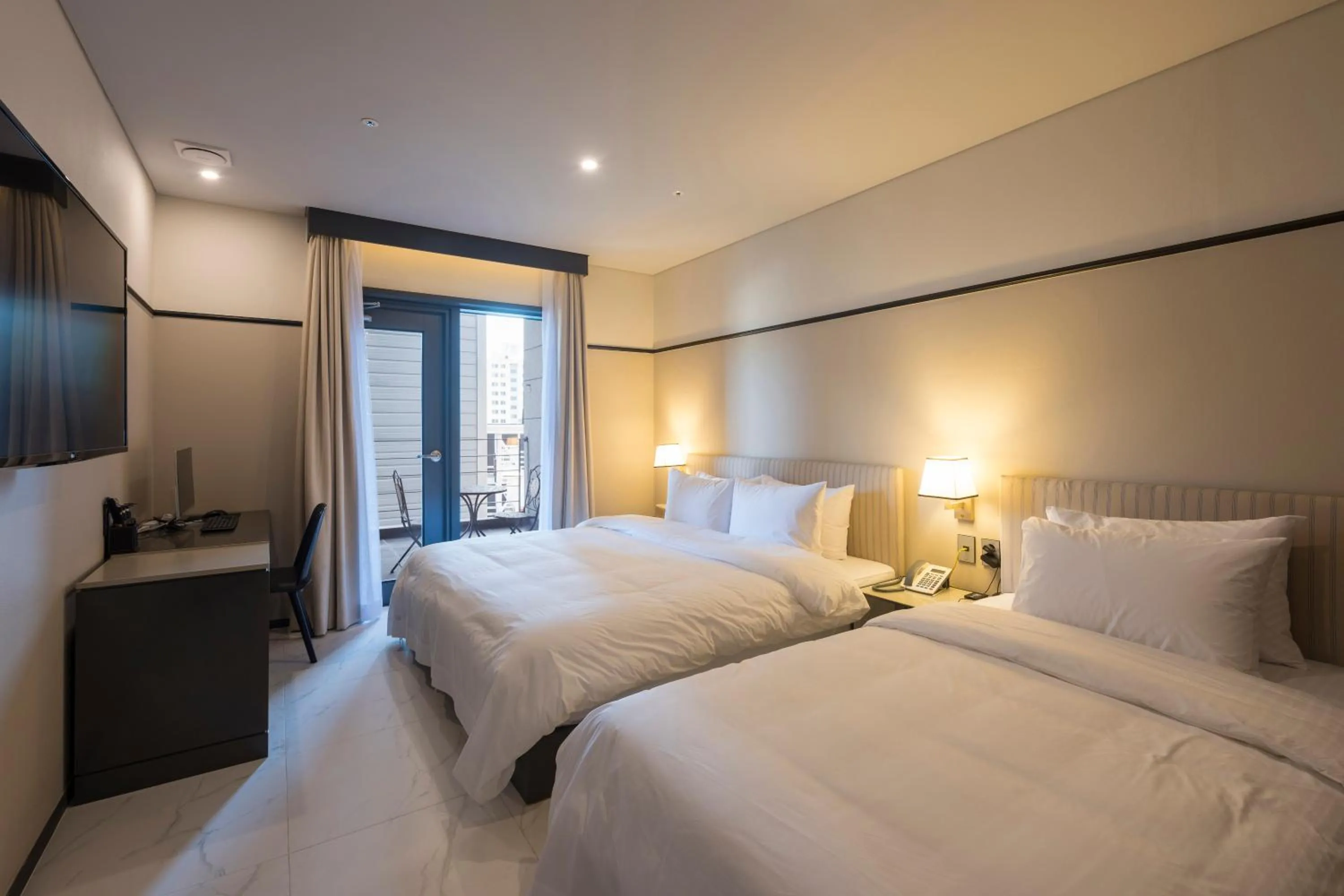 Bed in Browndot hotel Guseo