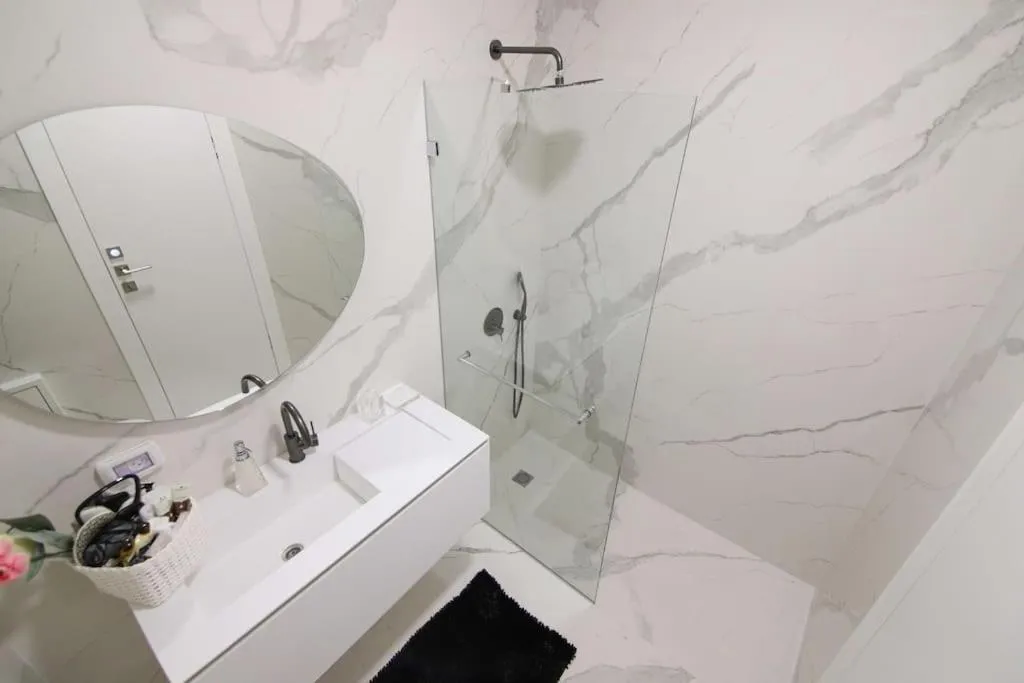 The Penthouse Of Haneviim court