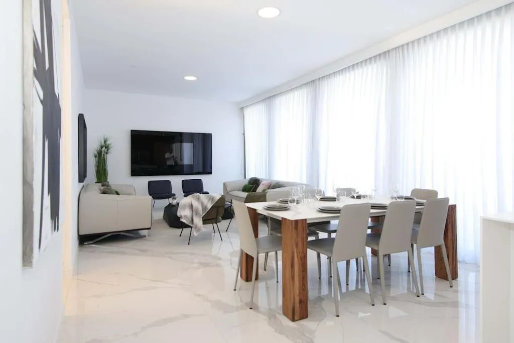 The Penthouse Of Haneviim court