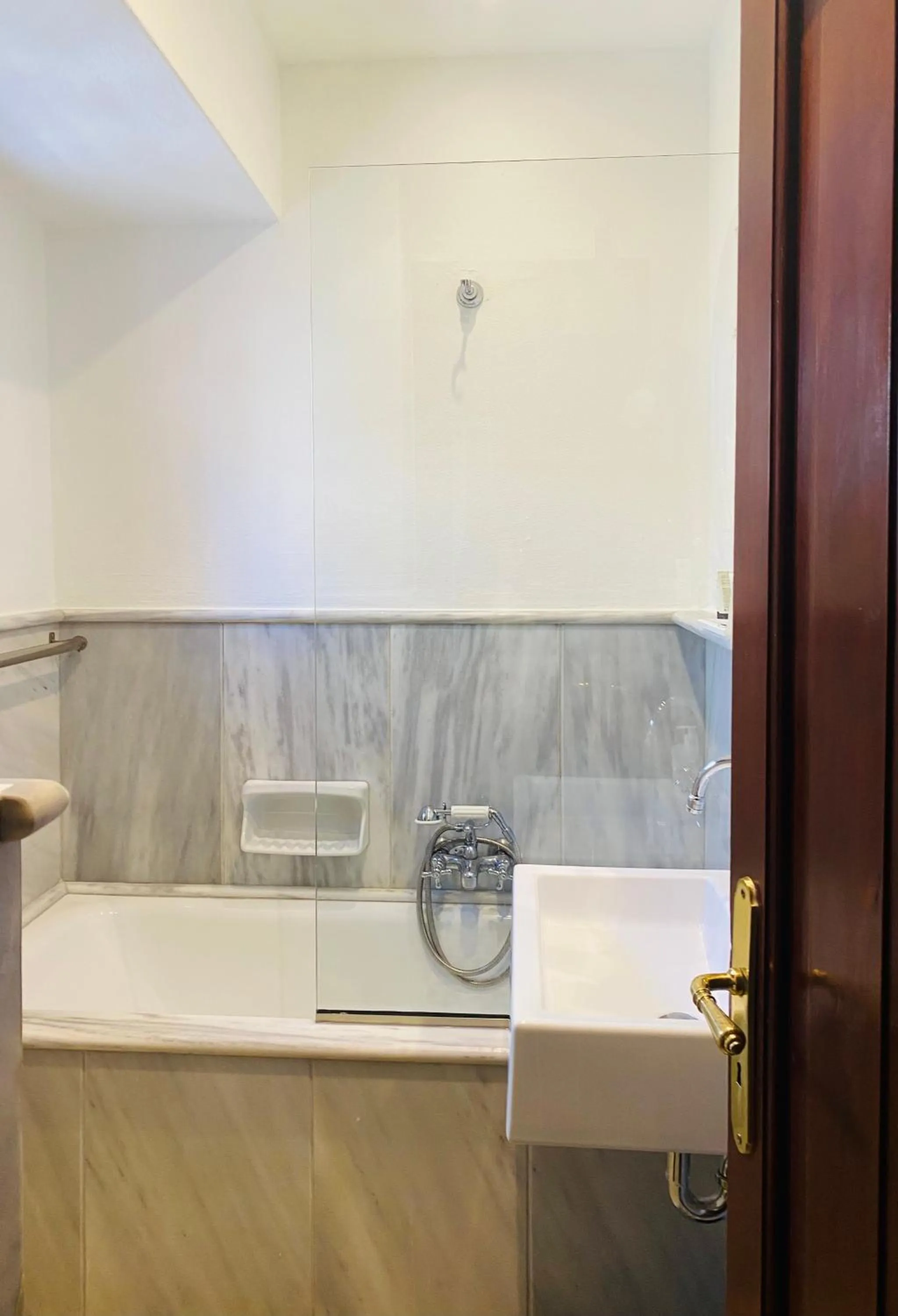 Bathroom in Palazzo Arhontiko Apartments