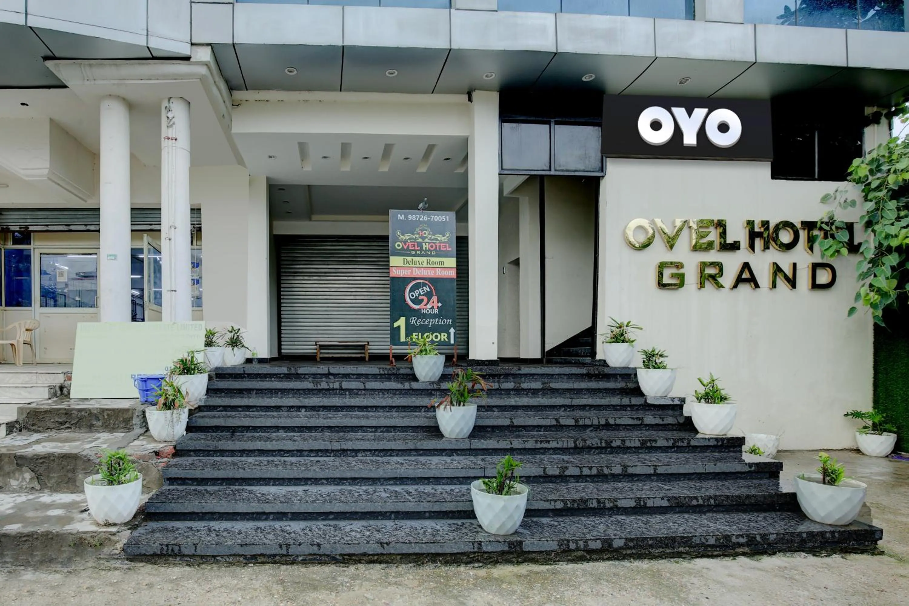 Facade/entrance in Collection O Ovel Hotel Grand