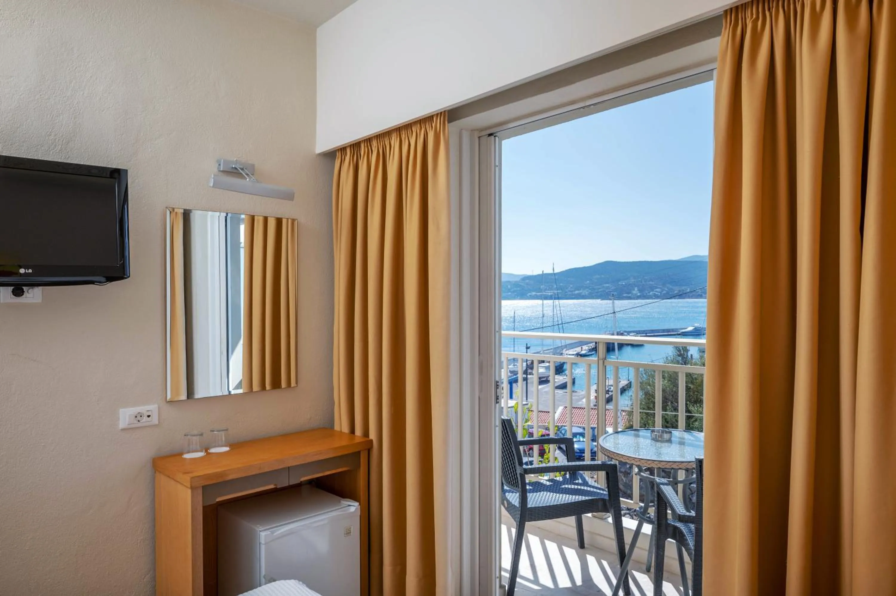 TV and multimedia in Kitro Beach Hotel - Adults Only