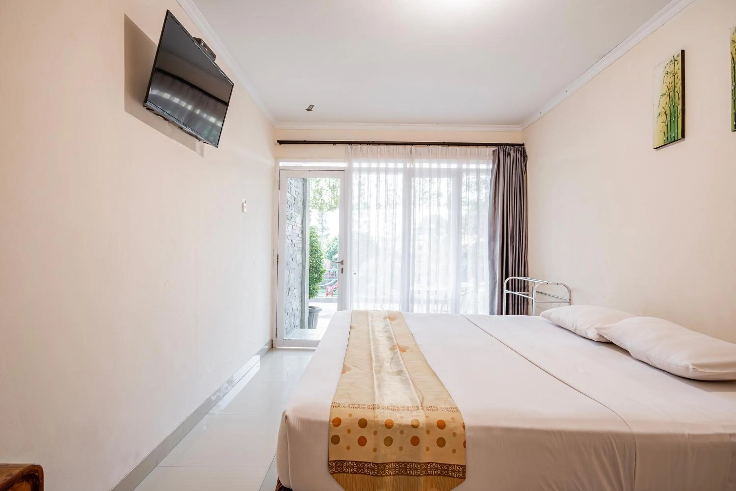 Bed in Hotel Pesona Ciwidey