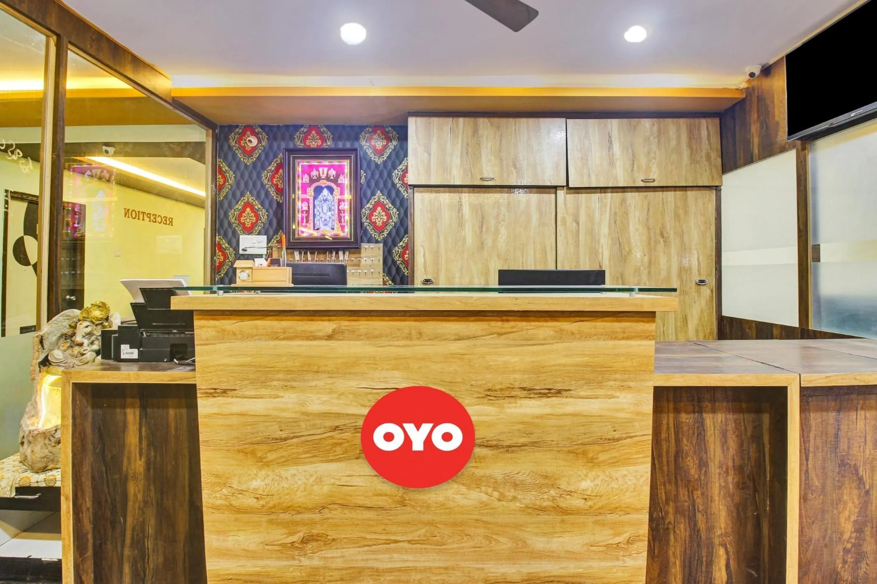 Lobby or reception in Hotel O Srinika Grand NEAR Shamshabad Airport