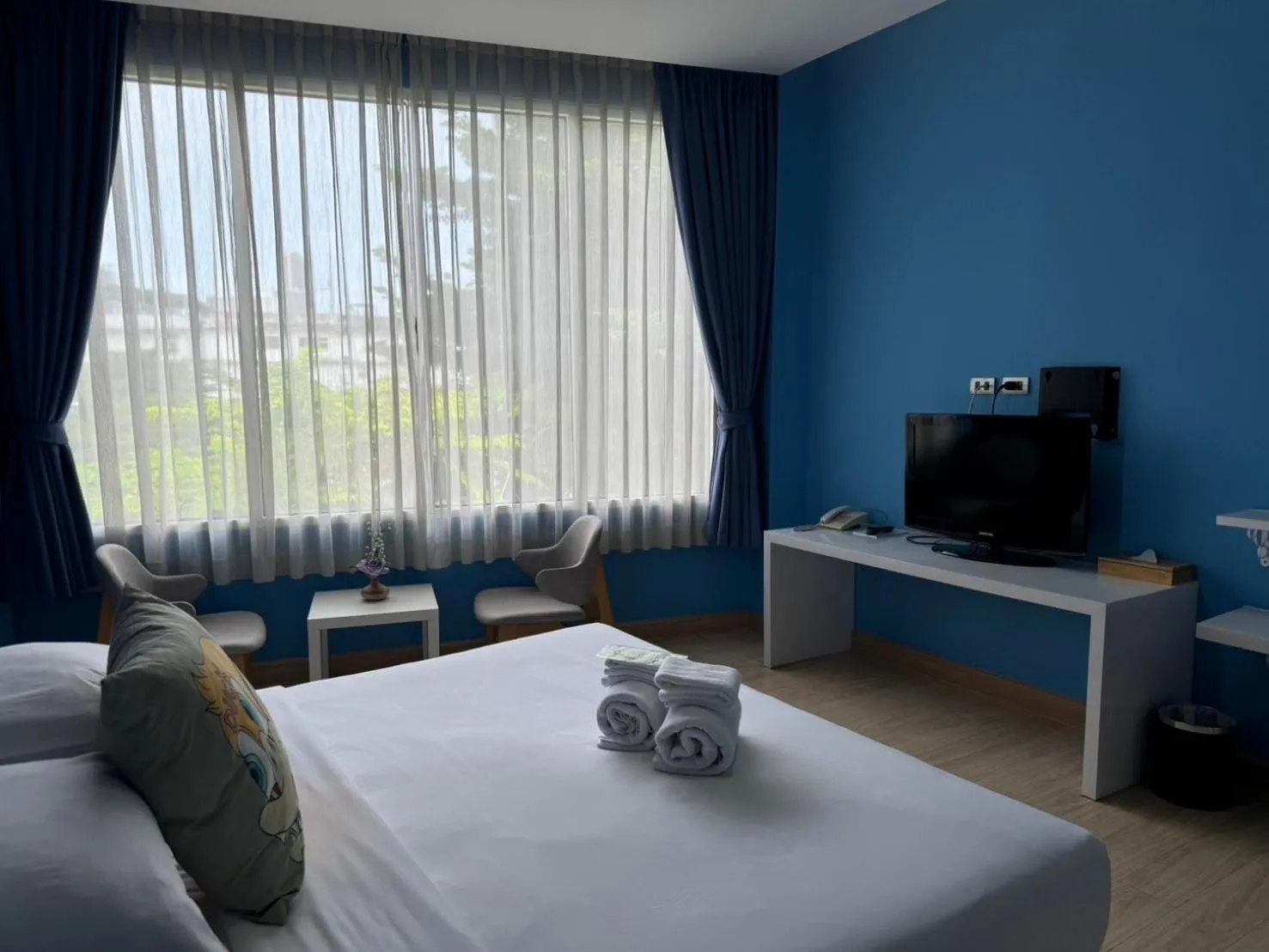 room service, Bed in Beat Hotel Bangkok