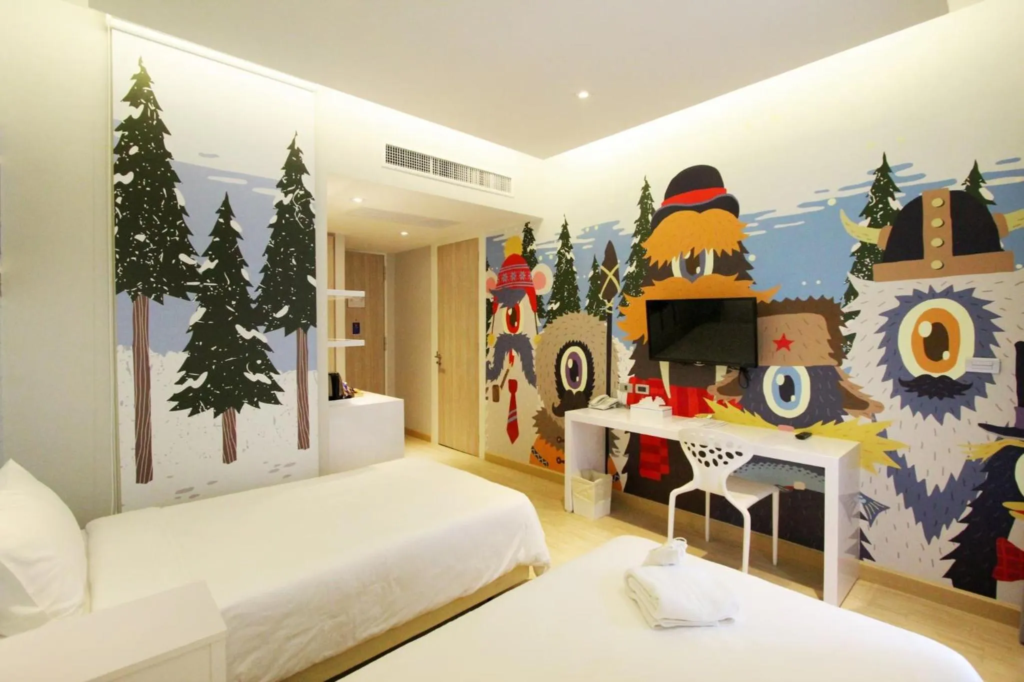 Bed in Beat Hotel Bangkok