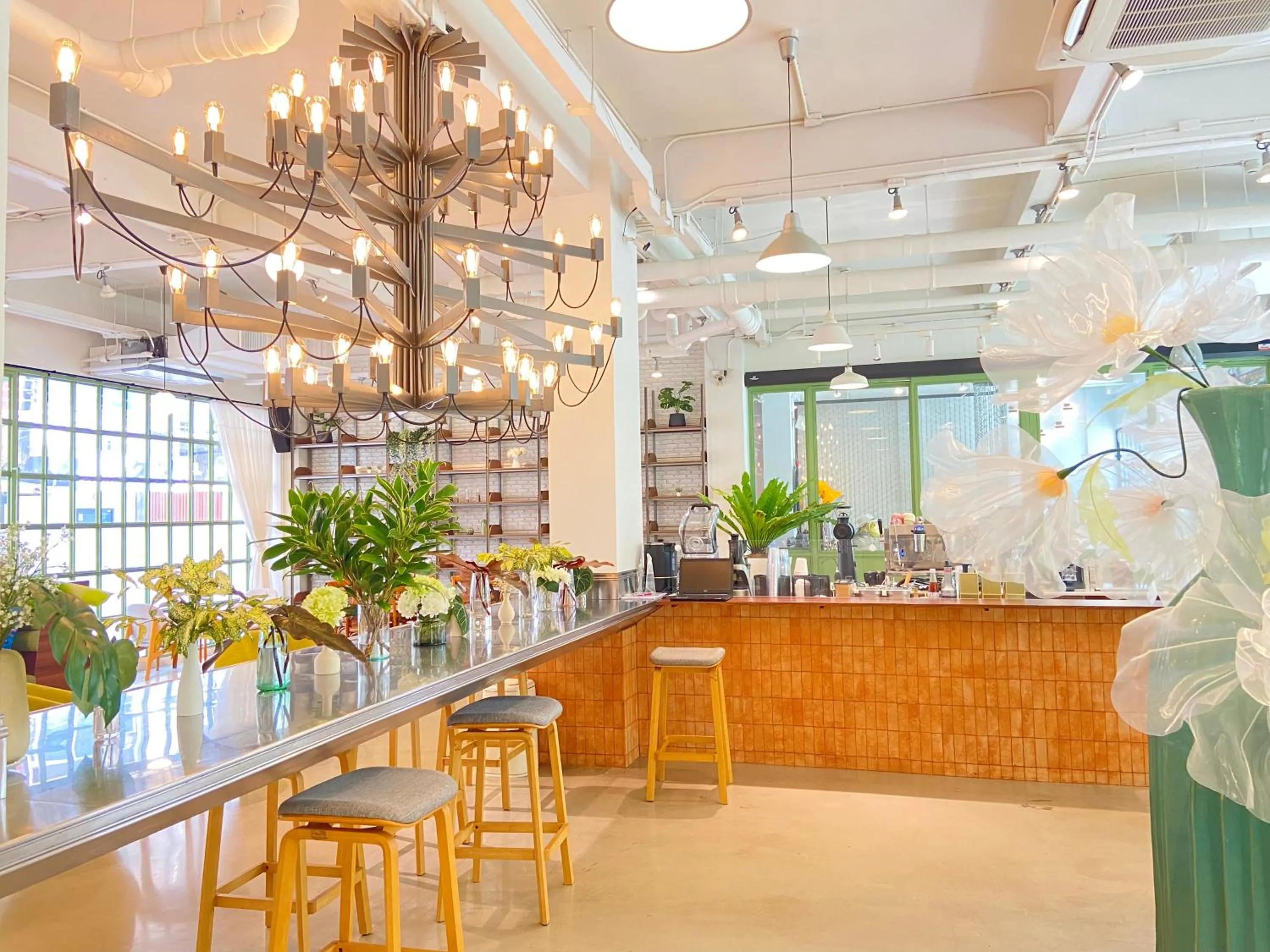 Restaurant/places to eat in Beat Hotel Bangkok