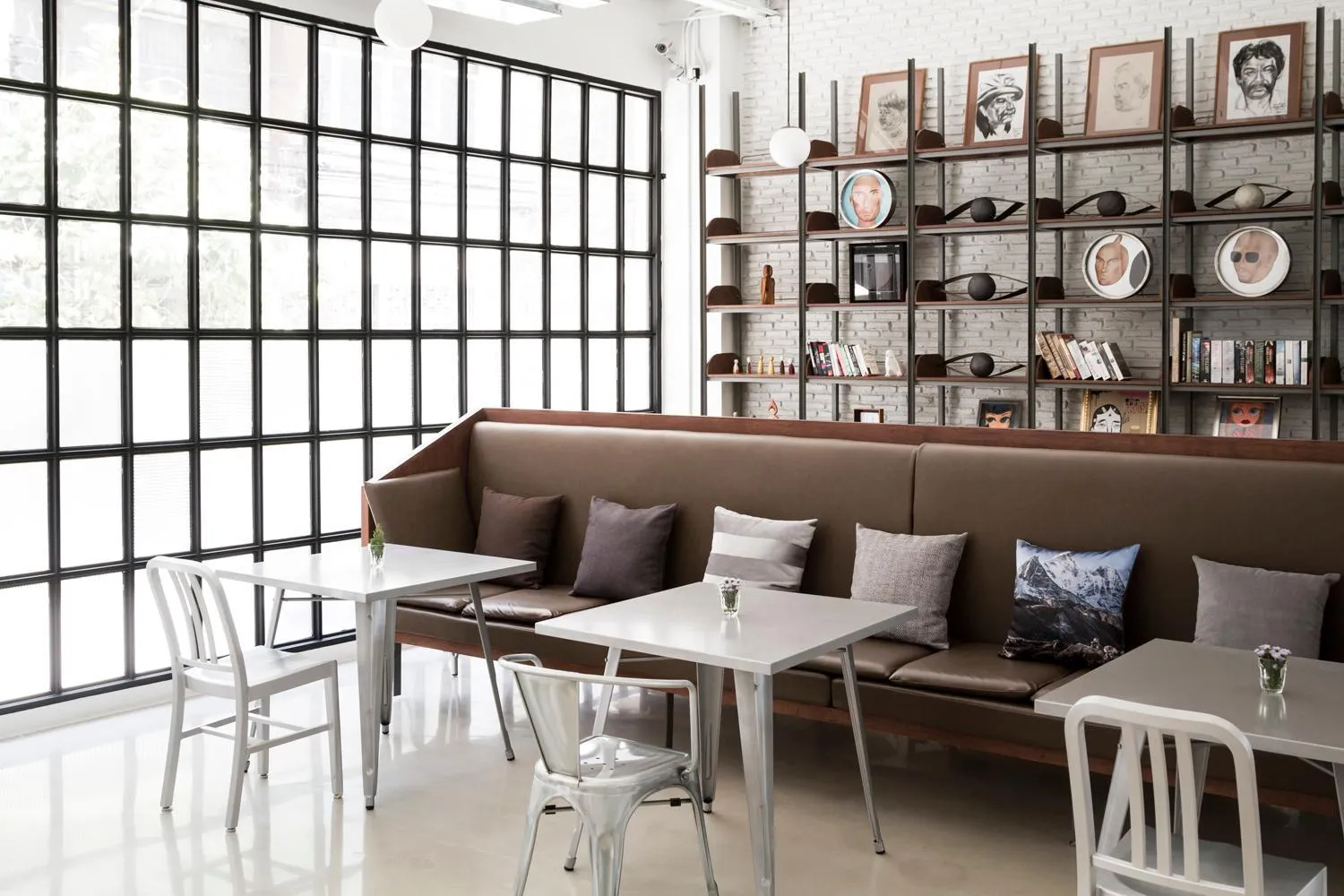 Restaurant/places to eat in Beat Hotel Bangkok