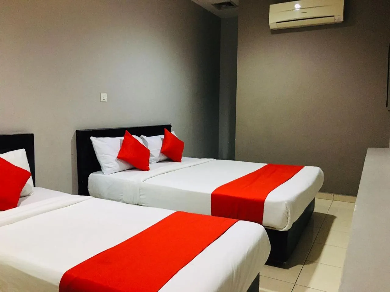 Bed in HOTEL AVATARR