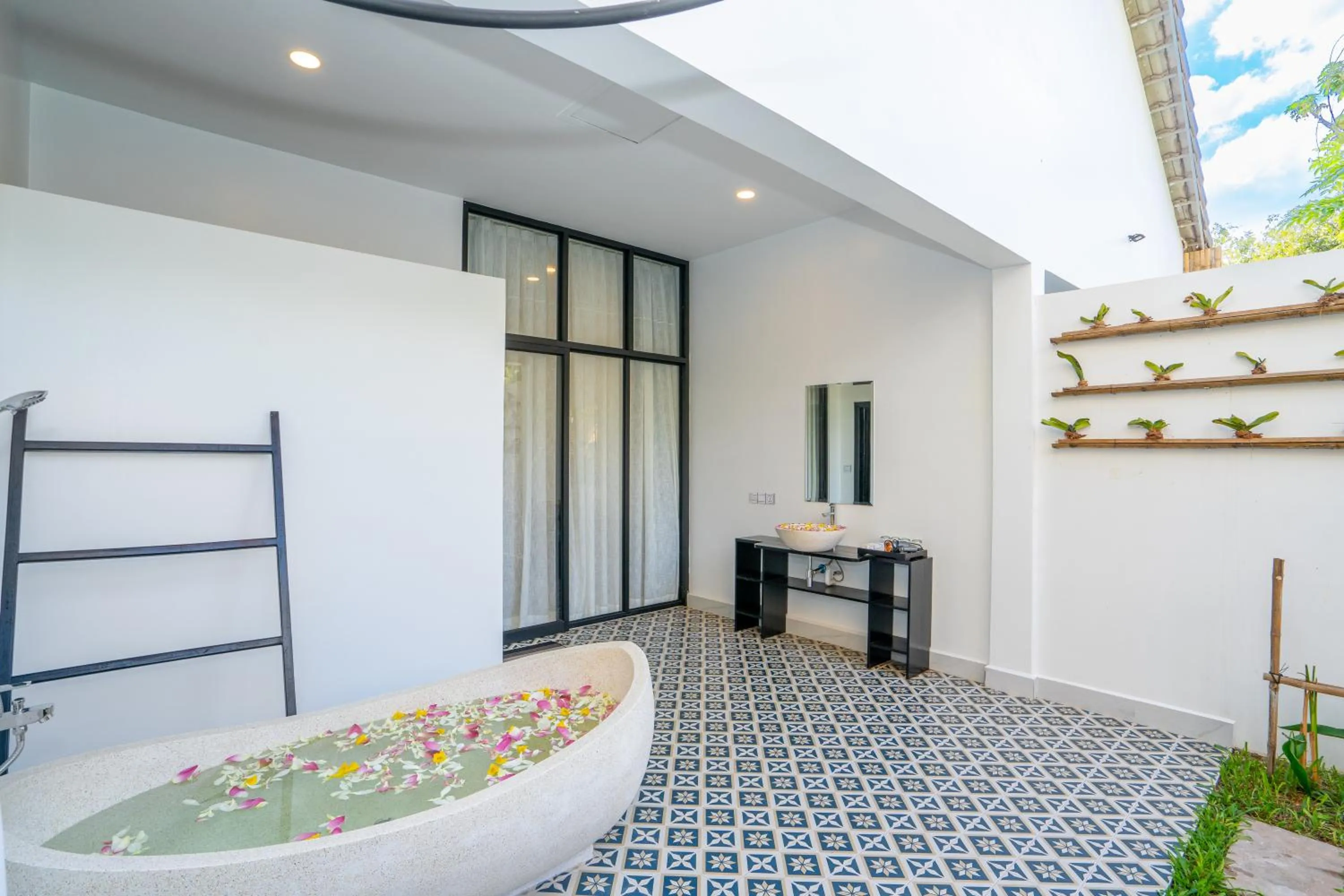 Bath in Angkor Tempora Boutique