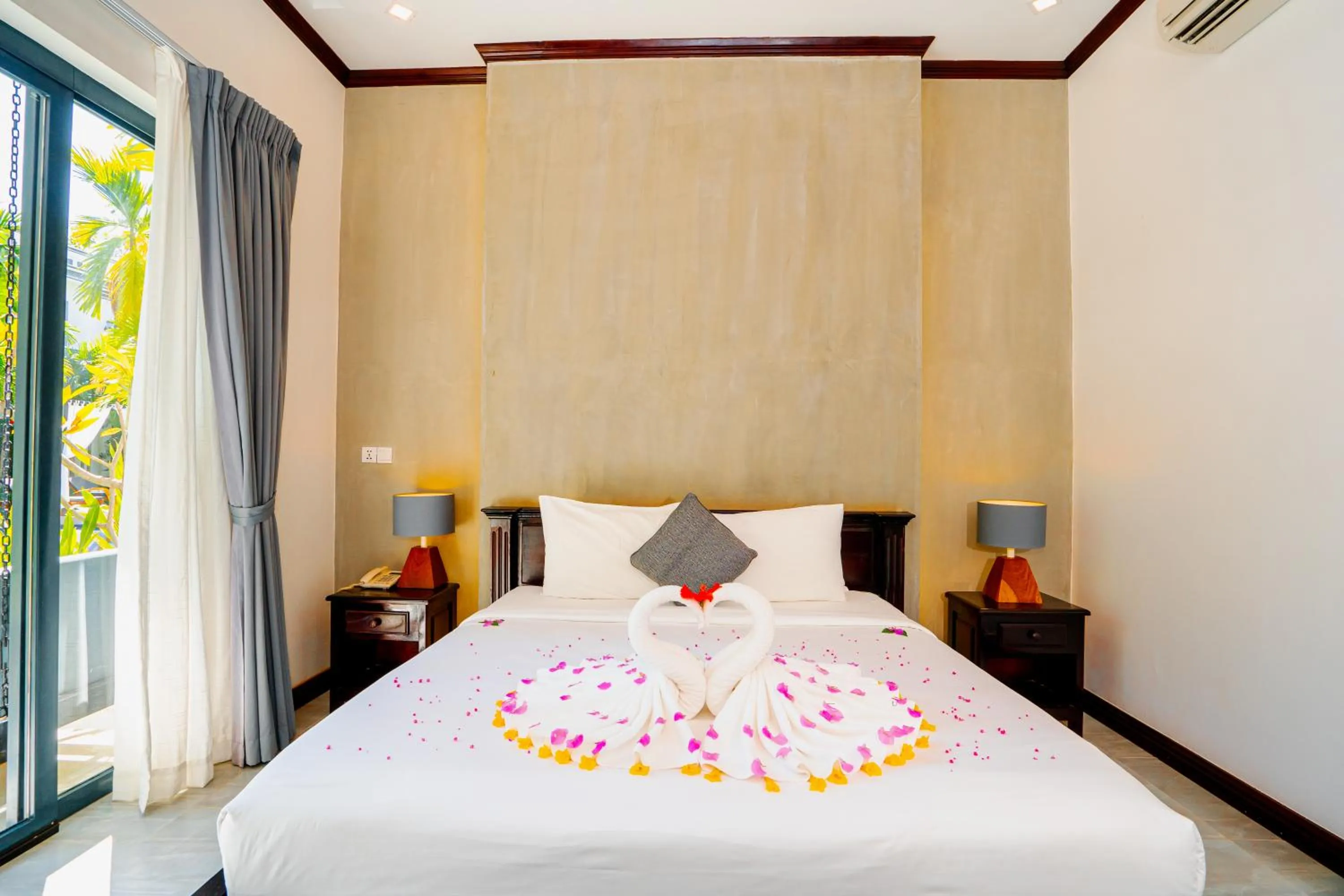 View (from property/room), Bed in Angkor Tempora Boutique