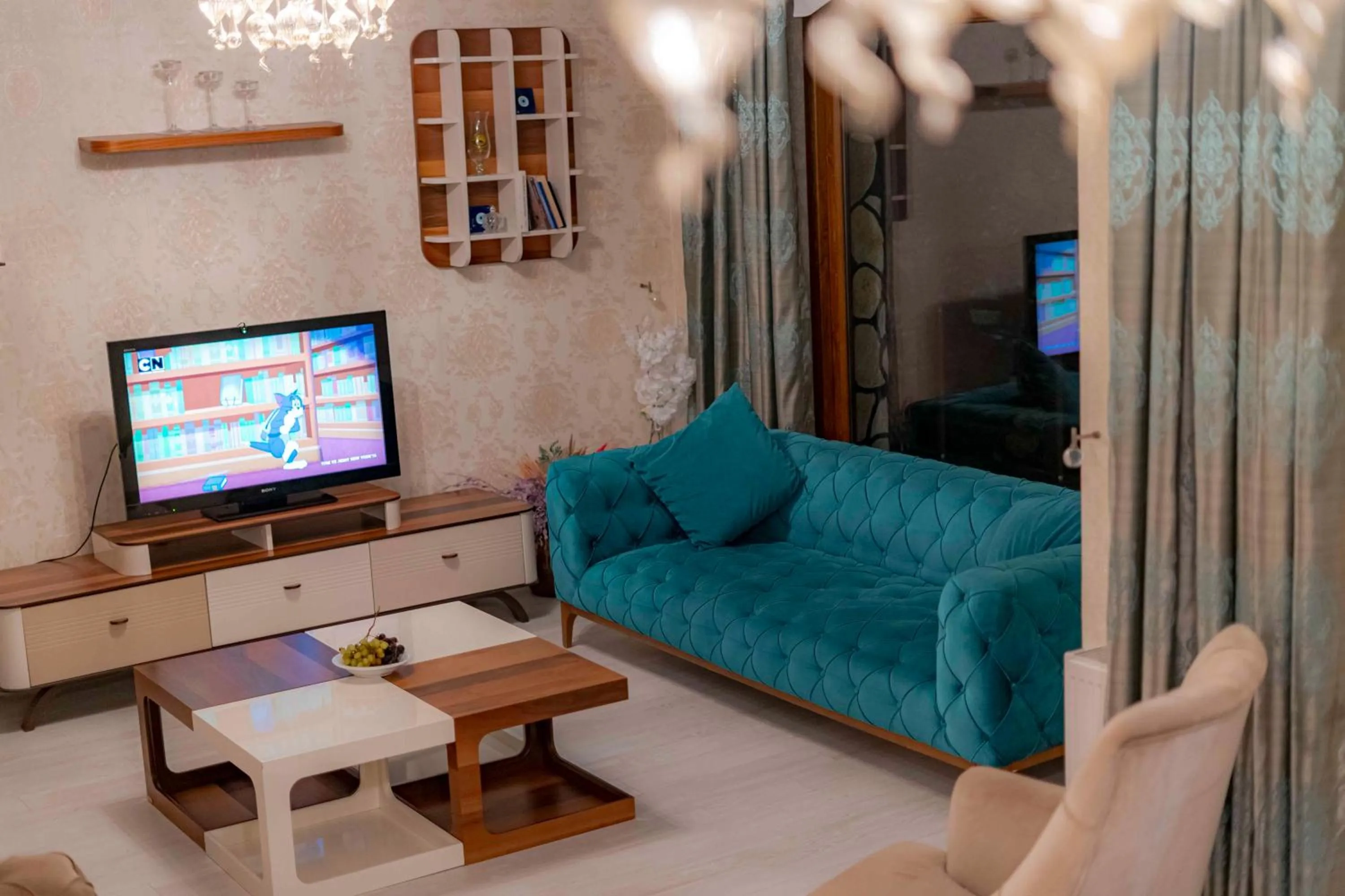 Communal lounge/ TV room in Bungalov Maşukiye Villa