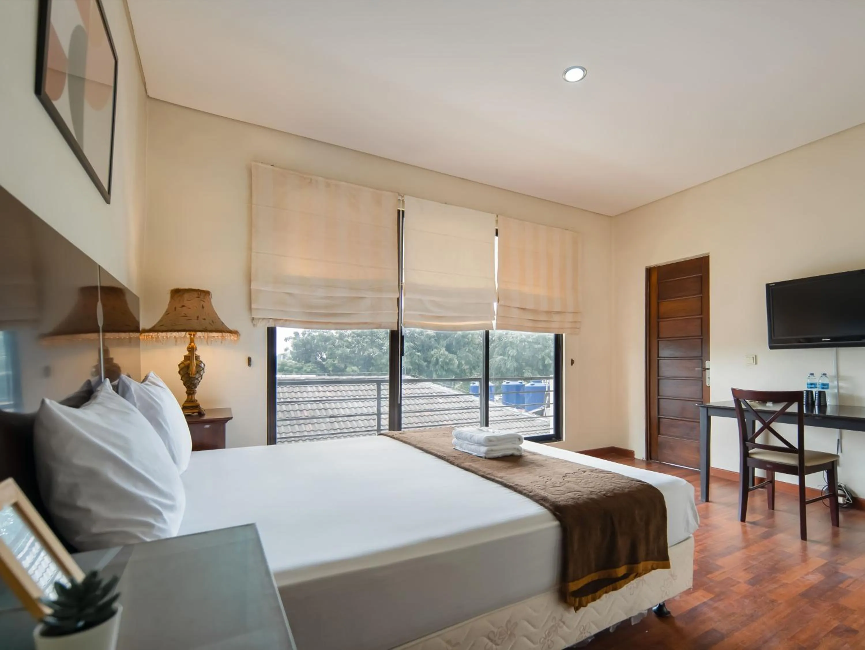 Bedroom, Bed in Cove Arimbi