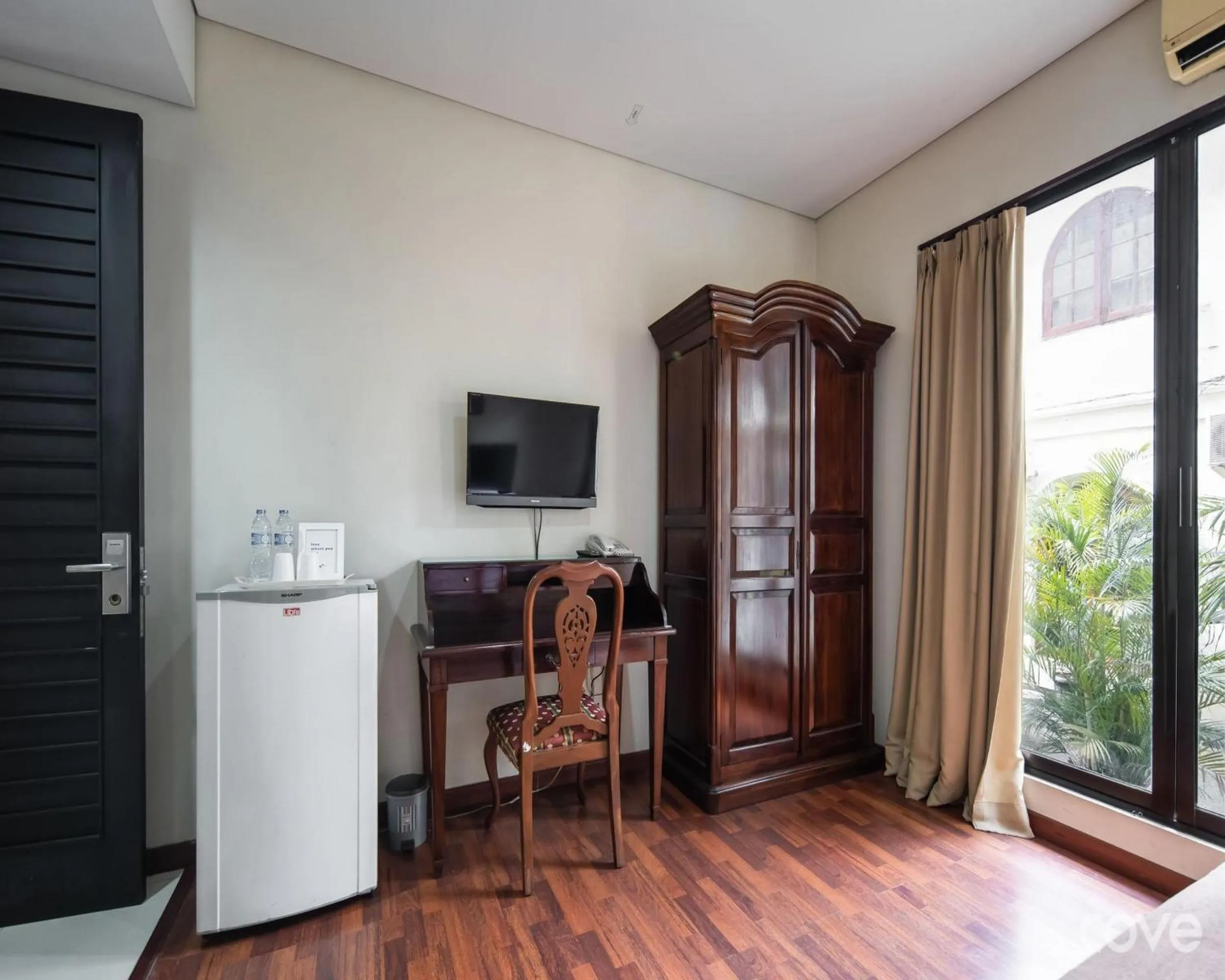 Bedroom in Cove Arimbi