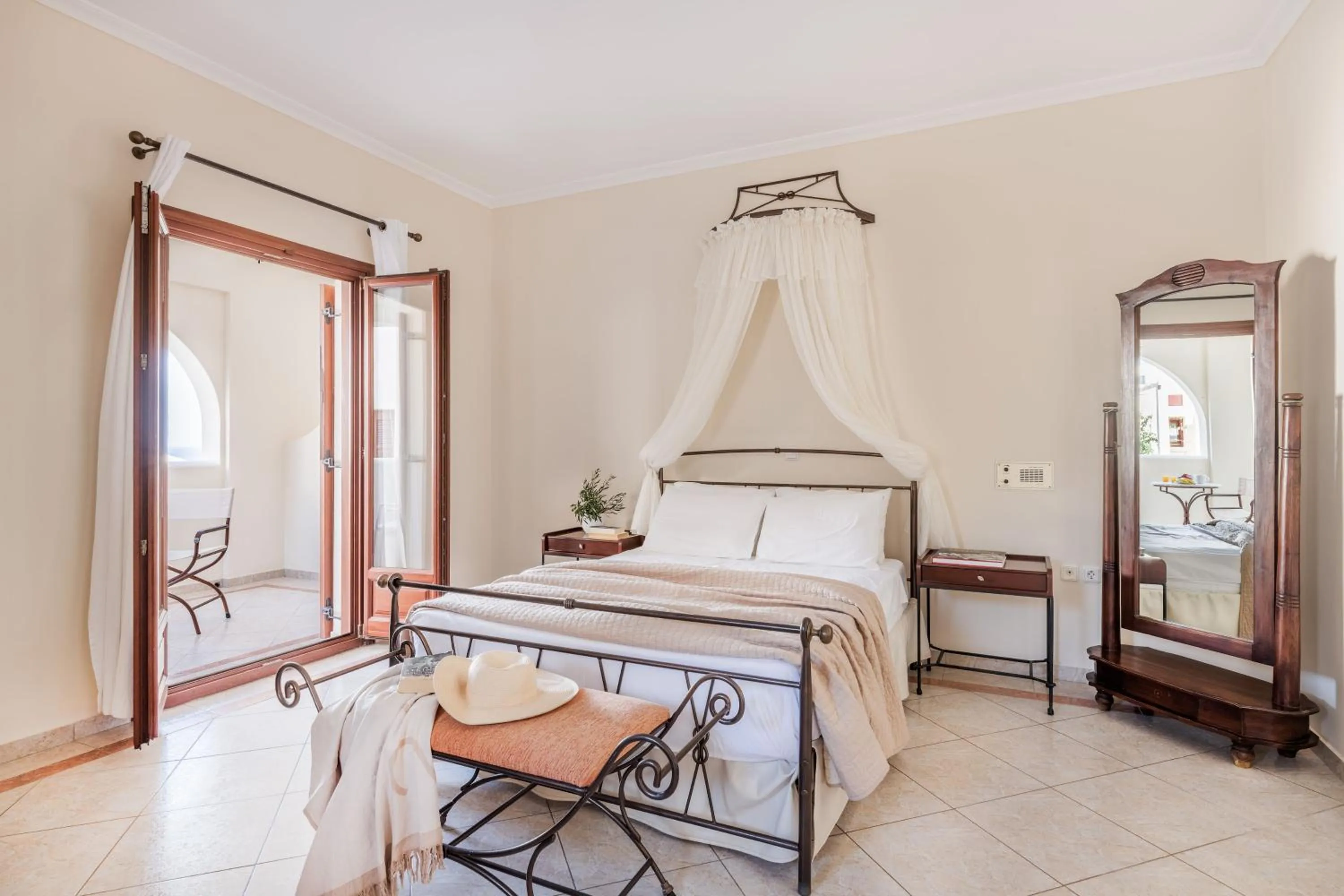 Bed in Epavlis Hotel & Spa