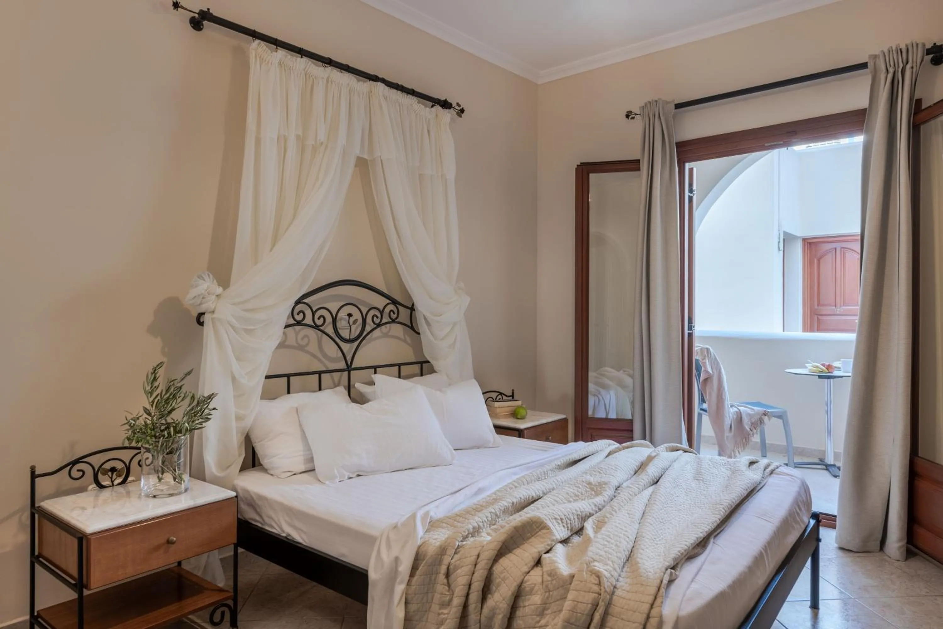 Bed in Epavlis Hotel & Spa