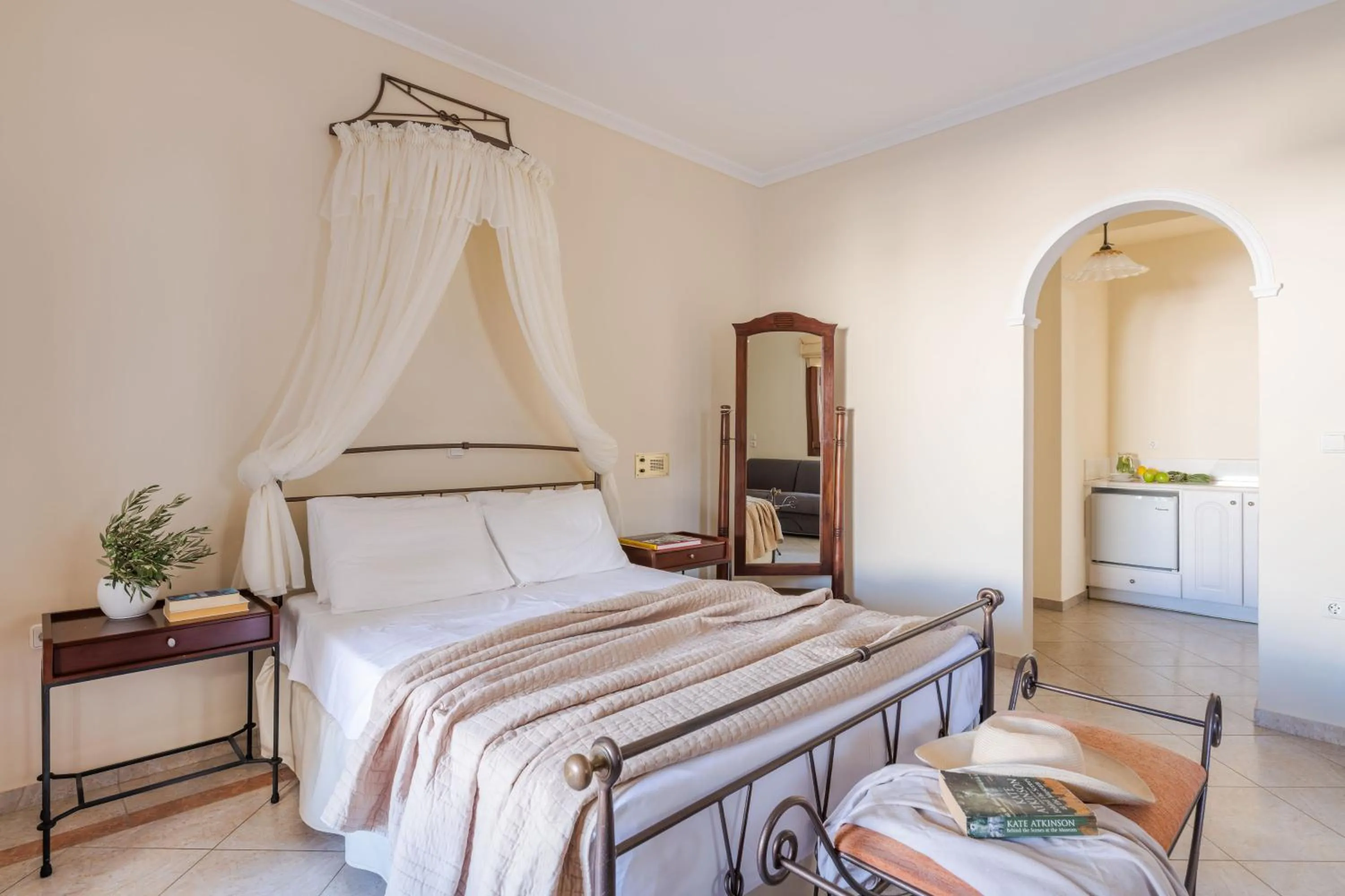 Bed in Epavlis Hotel & Spa